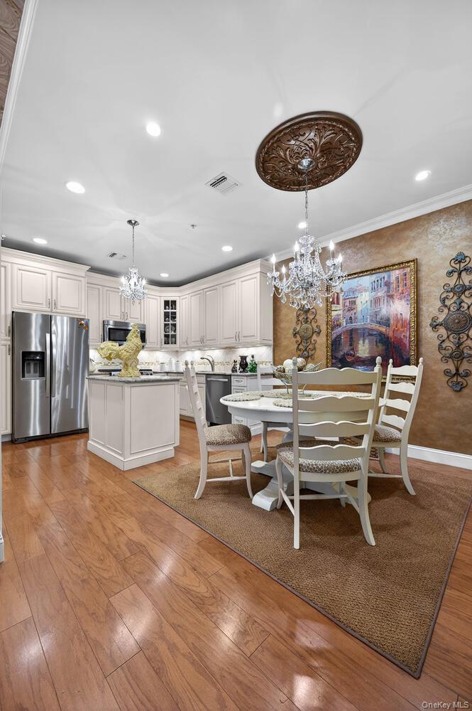 #10 photo, 366 Roosevelt Way, Нассау ‖ Westbury , NY 11590