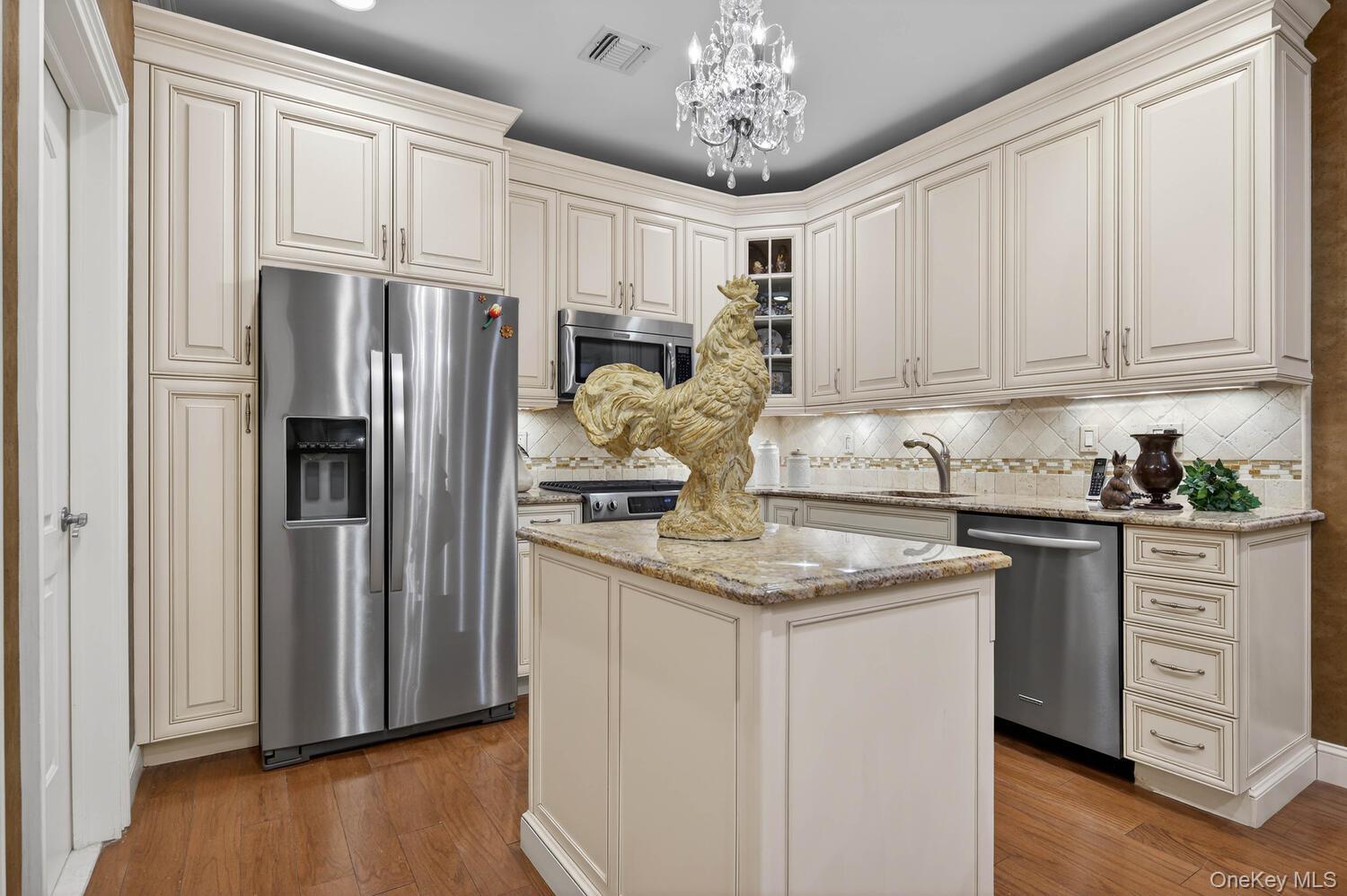 #11 photo, 366 Roosevelt Way, Нассау ‖ Westbury , NY 11590