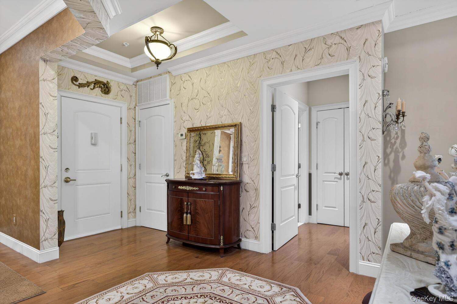 #2 photo, 366 Roosevelt Way, Нассау ‖ Westbury , NY 11590