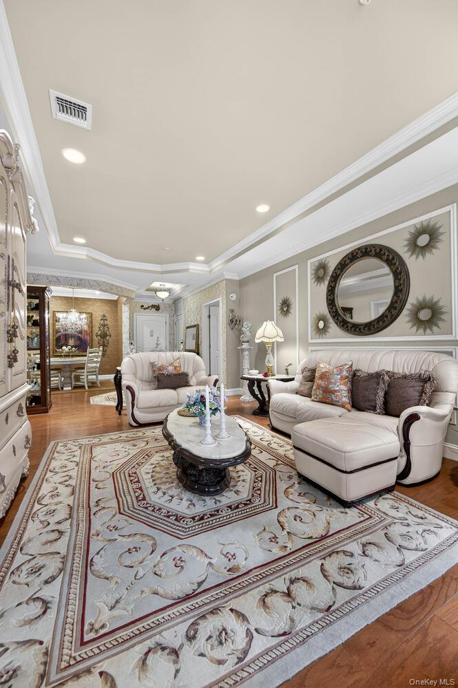 #7 photo, 366 Roosevelt Way, Нассау ‖ Westbury , NY 11590