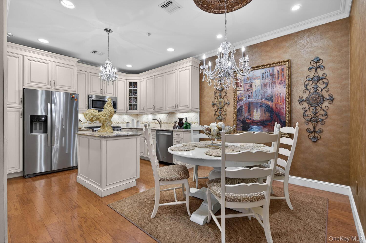 #9 photo, 366 Roosevelt Way, Нассау ‖ Westbury , NY 11590