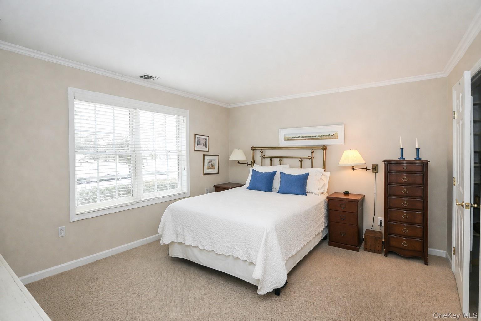 #17 photo, 833 Madeira Boulevard, מחוז סאפוק Melville , NY 11747