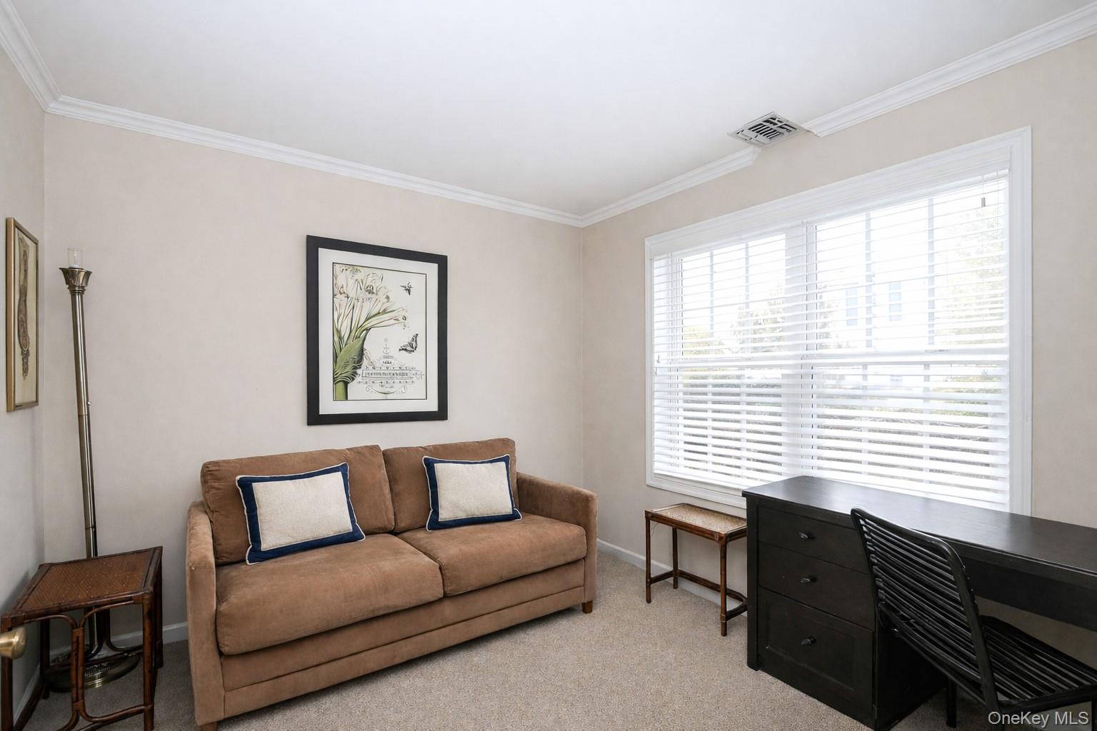 #18 photo, 833 Madeira Boulevard, מחוז סאפוק Melville , NY 11747