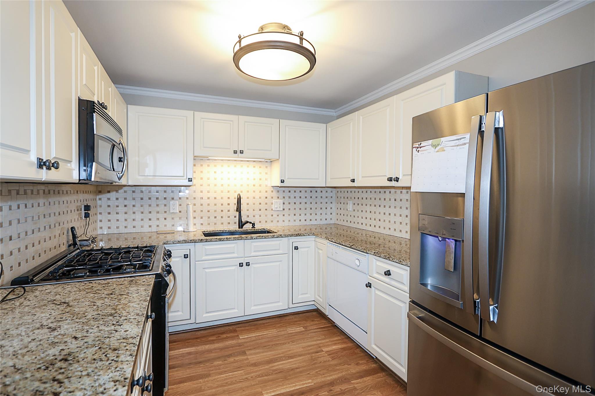 #4 photo, 833 Madeira Boulevard, מחוז סאפוק Melville , NY 11747