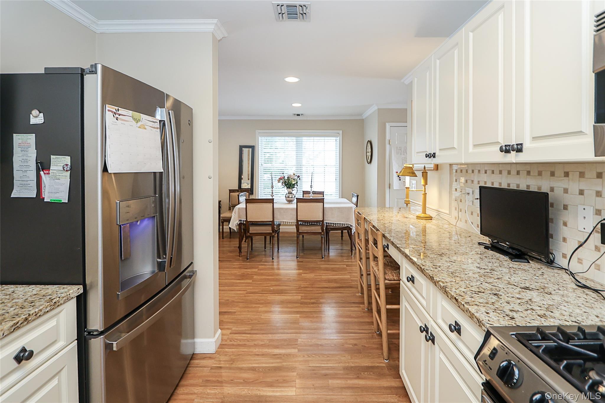 #5 photo, 833 Madeira Boulevard, מחוז סאפוק Melville , NY 11747