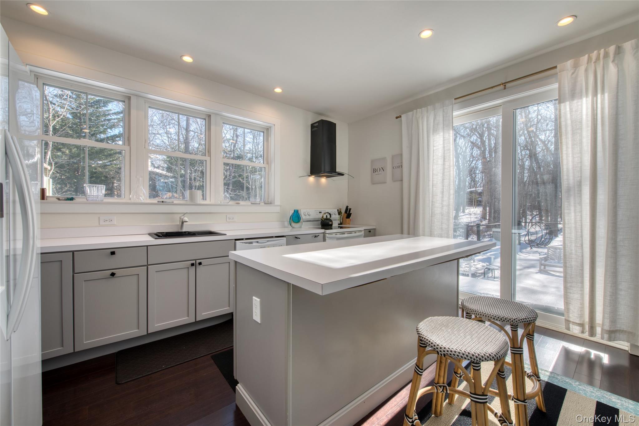 #4 photo, 13595 Soundview Avenue, Southold , NY 11971