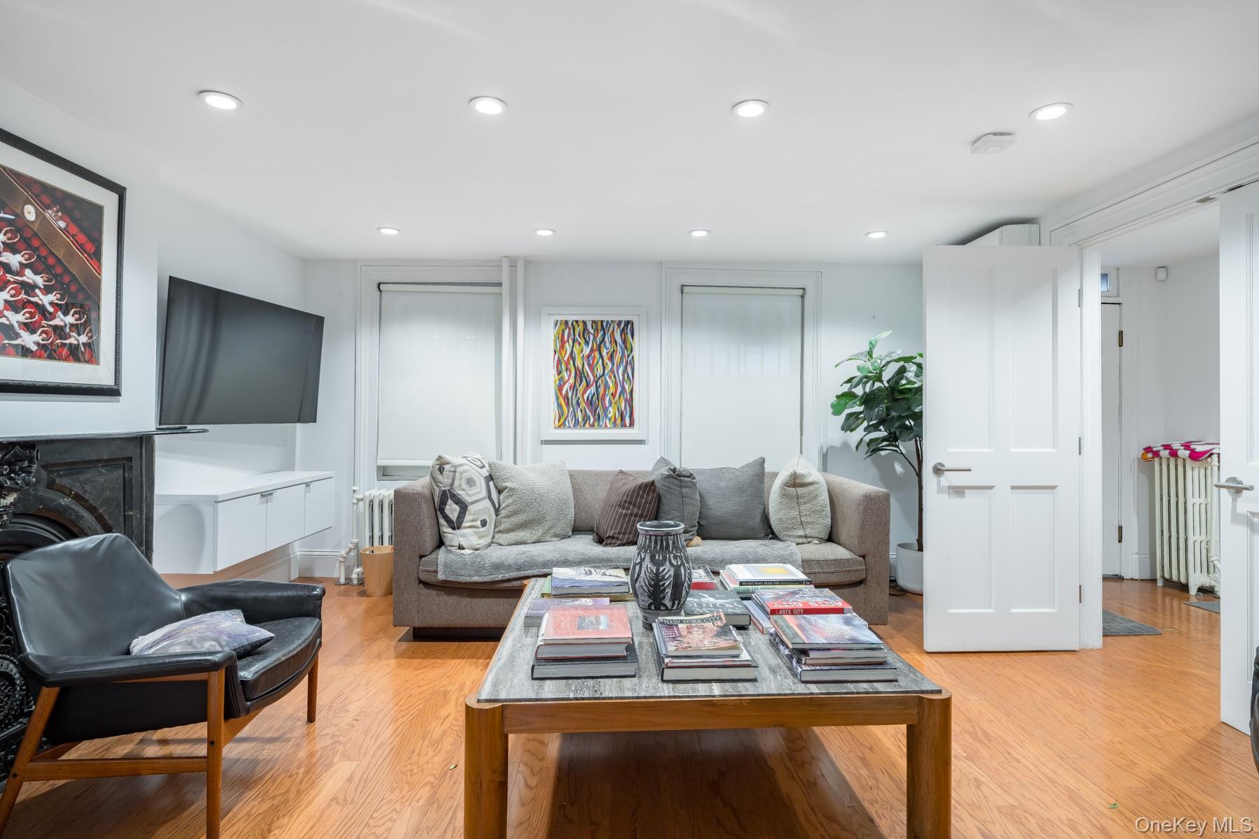 #15 photo, 17 East 128th Street, New York (Manhattan) , NY 10035