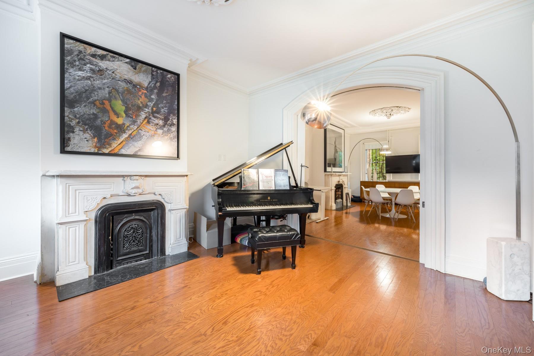 #9 photo, 17 East 128th Street, New York (Manhattan) , NY 10035