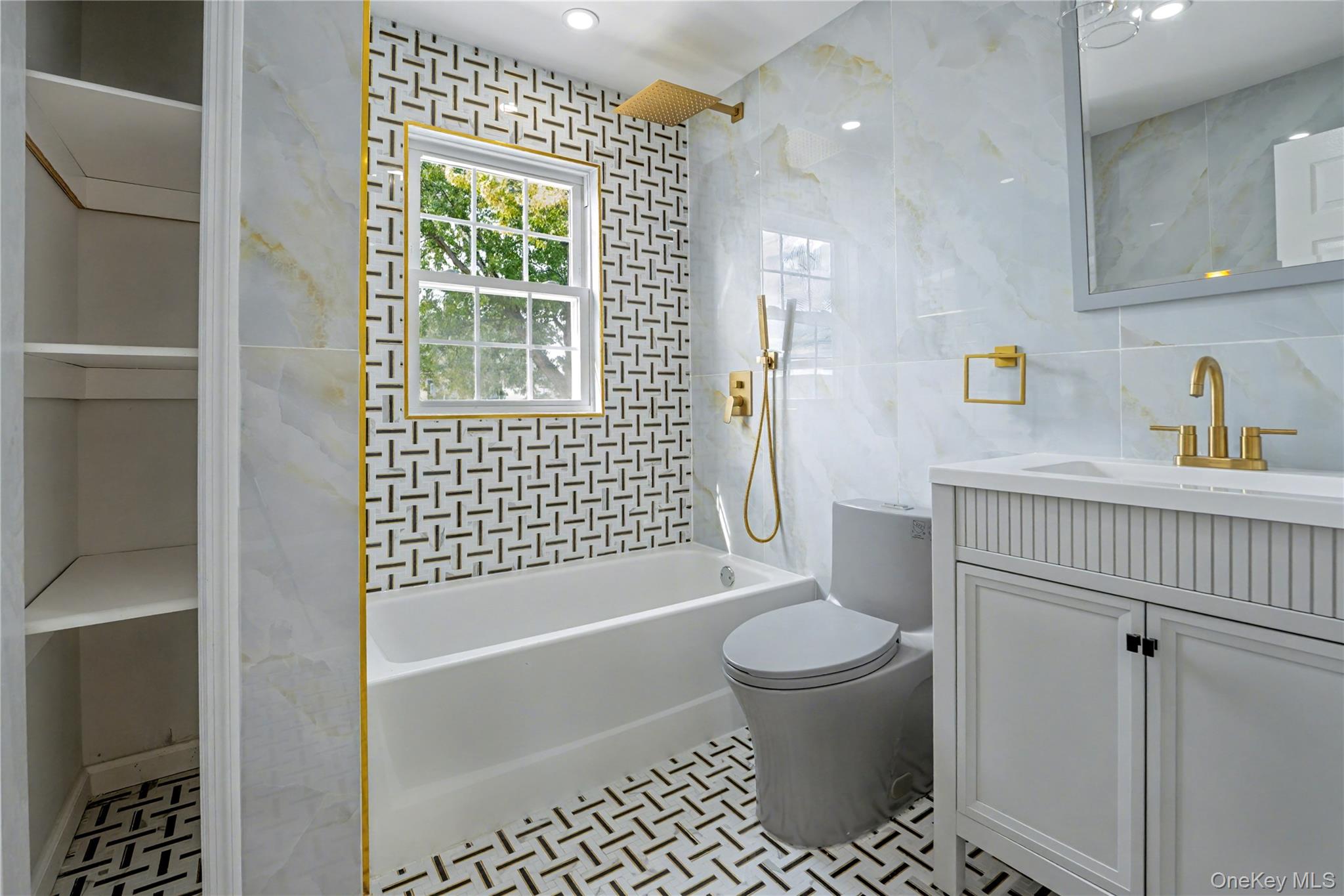 #10 photo, 104-40 194th Street, קווינס Saint Albans , NY 11412