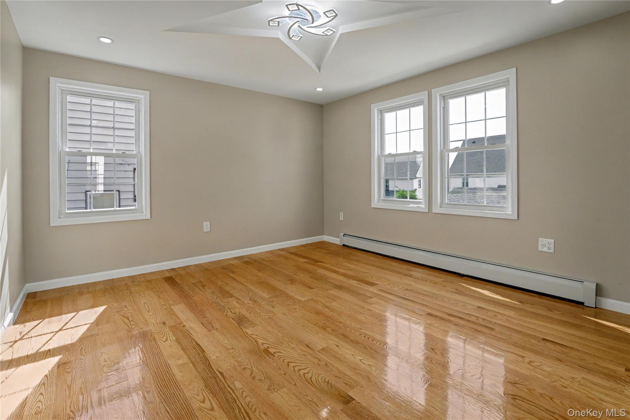 #11 photo, 104-40 194th Street, קווינס Saint Albans , NY 11412