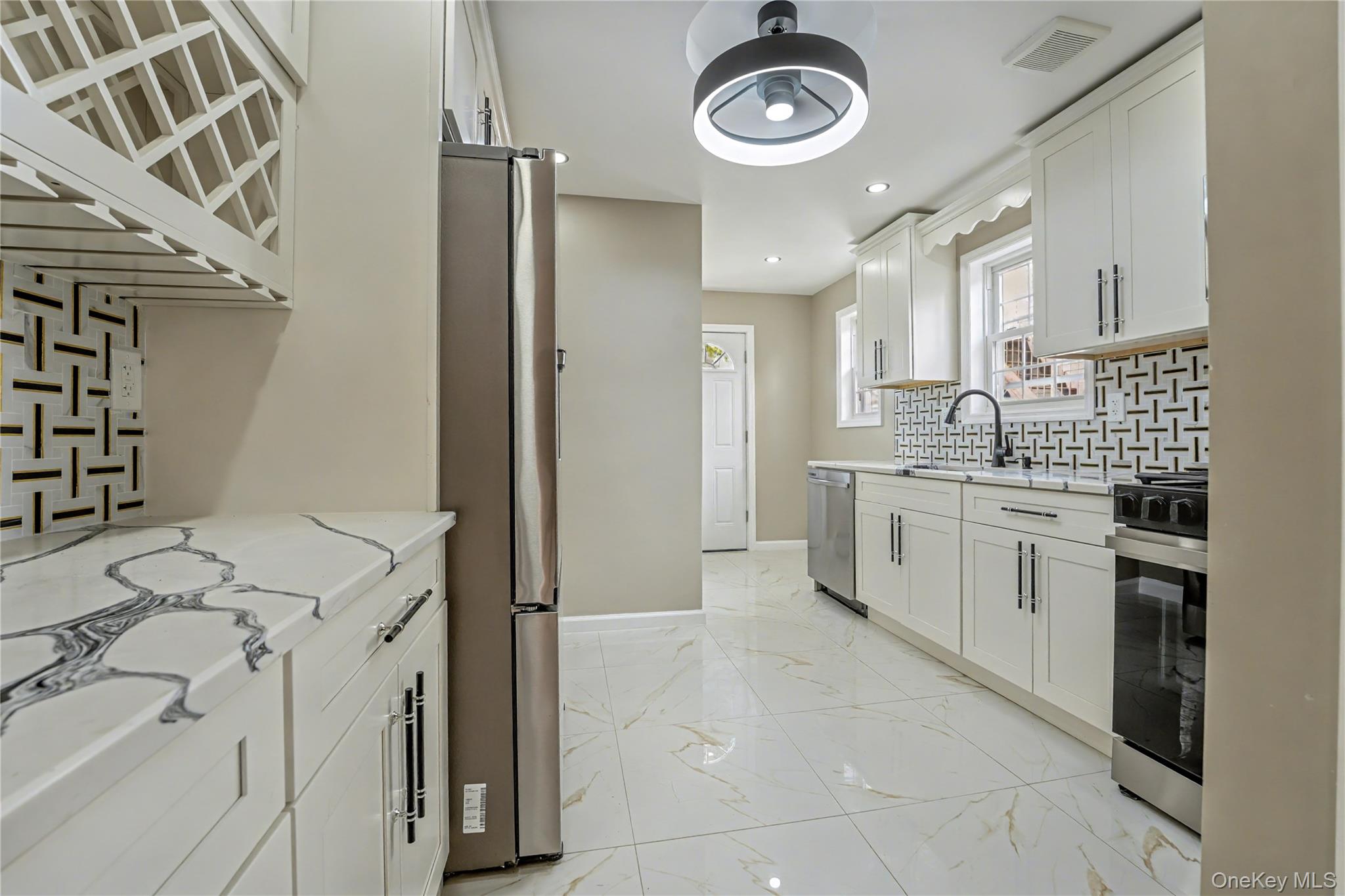 #7 photo, 104-40 194th Street, קווינס Saint Albans , NY 11412