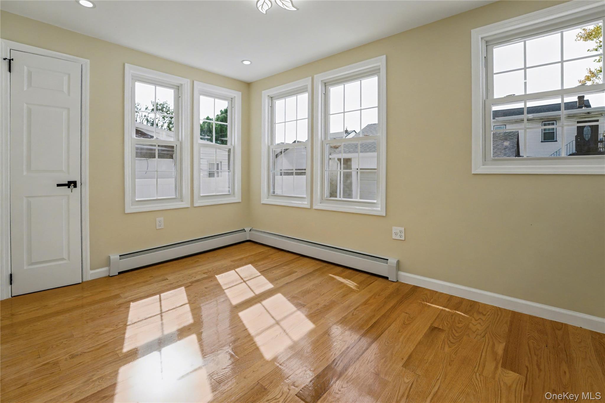 #8 photo, 104-40 194th Street, קווינס Saint Albans , NY 11412