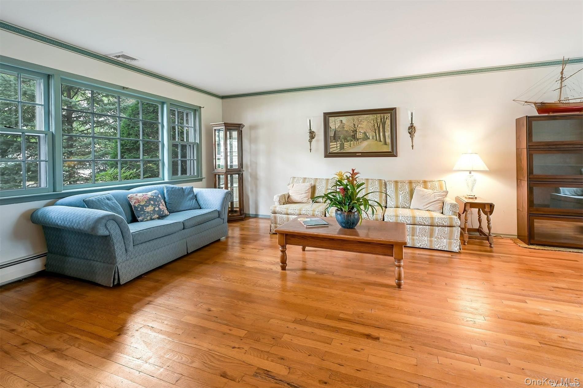 #4 photo, 5 Bronze Court, Саффолк ‖ Huntington , NY 11743