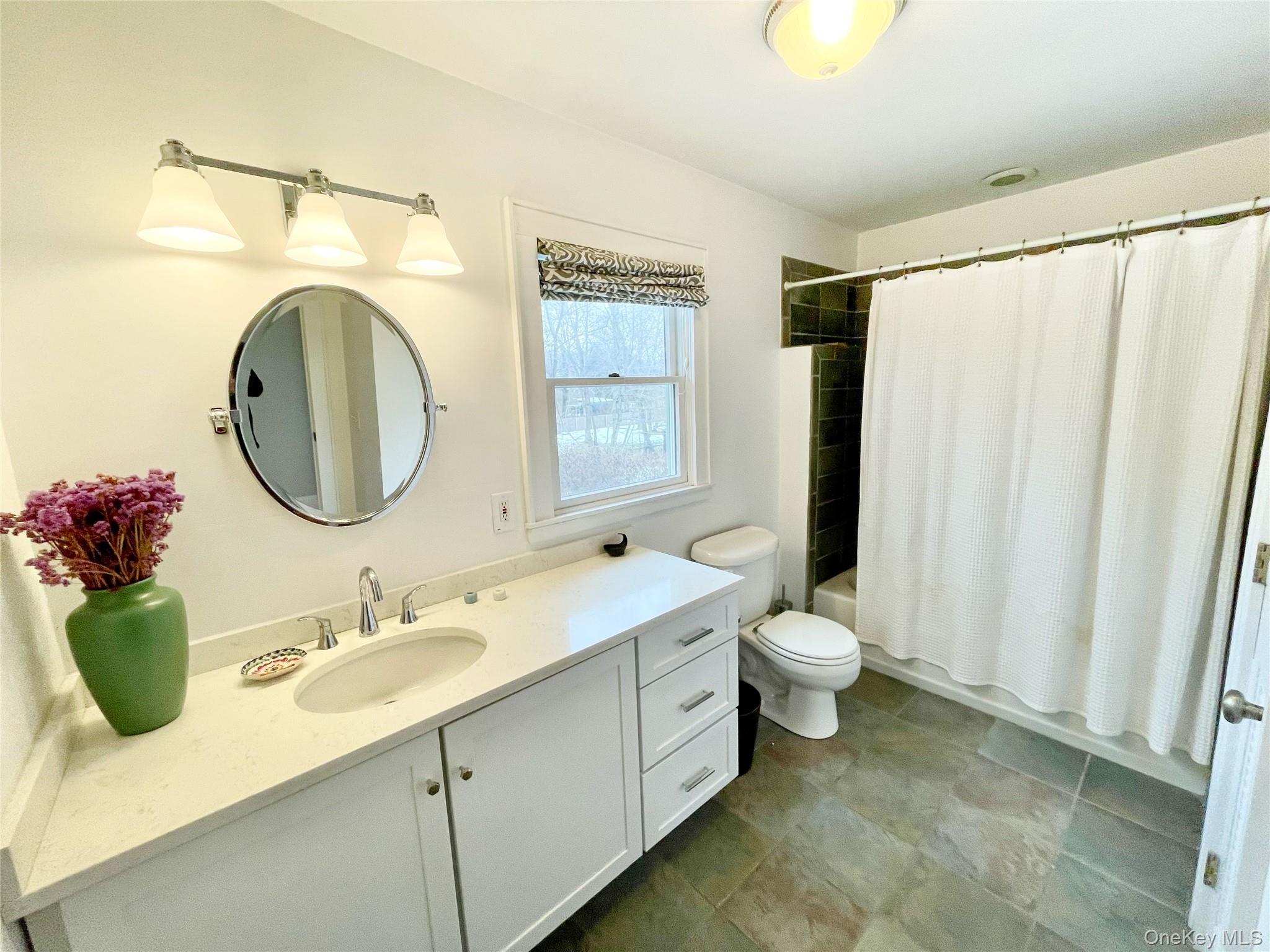 #14 photo, 460 Bay Avenue, Саффолк ‖ East Marion , NY 11939