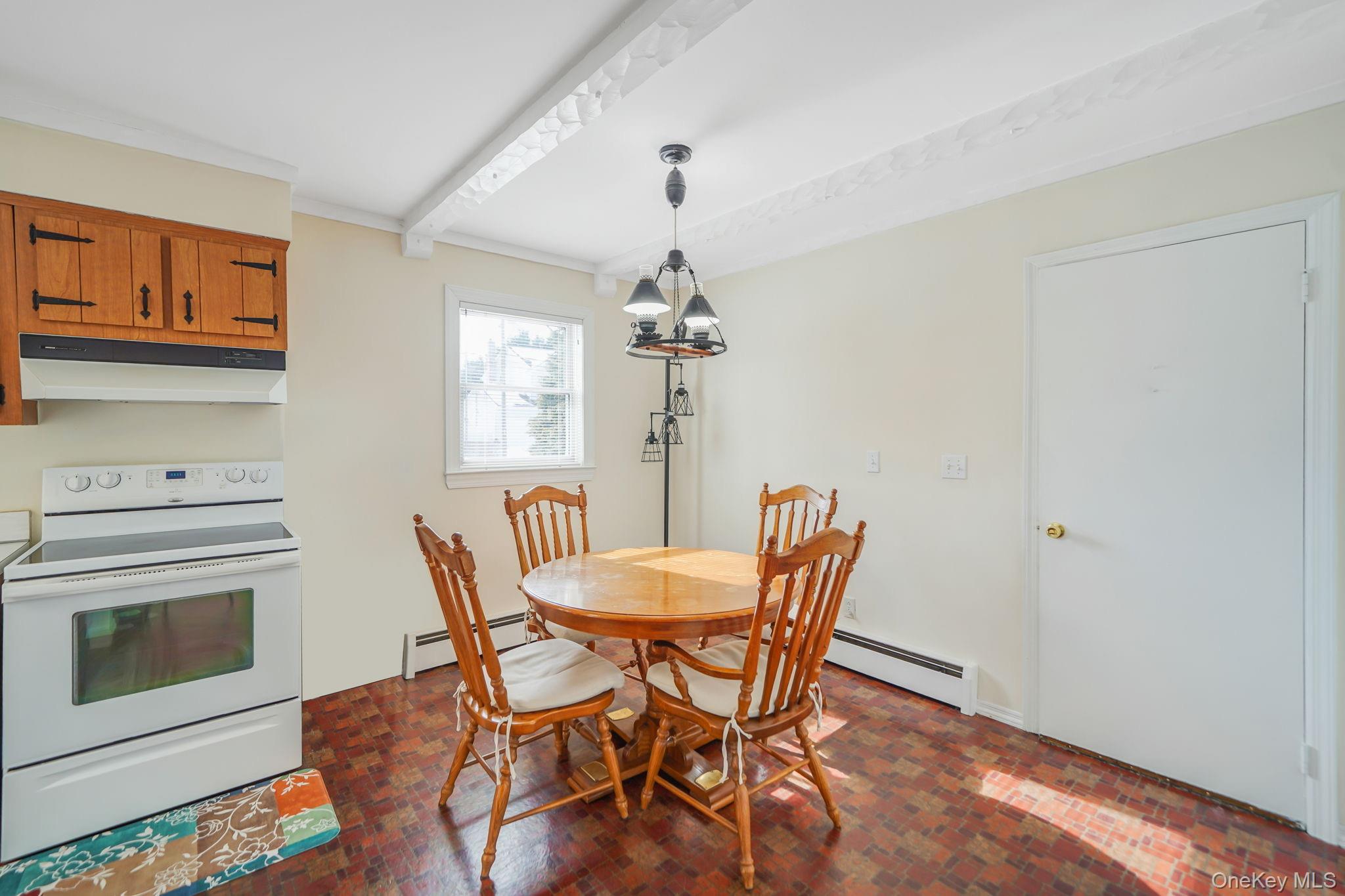 #7 photo, 53 Canterbury Lane, North Babylon , NY 11703