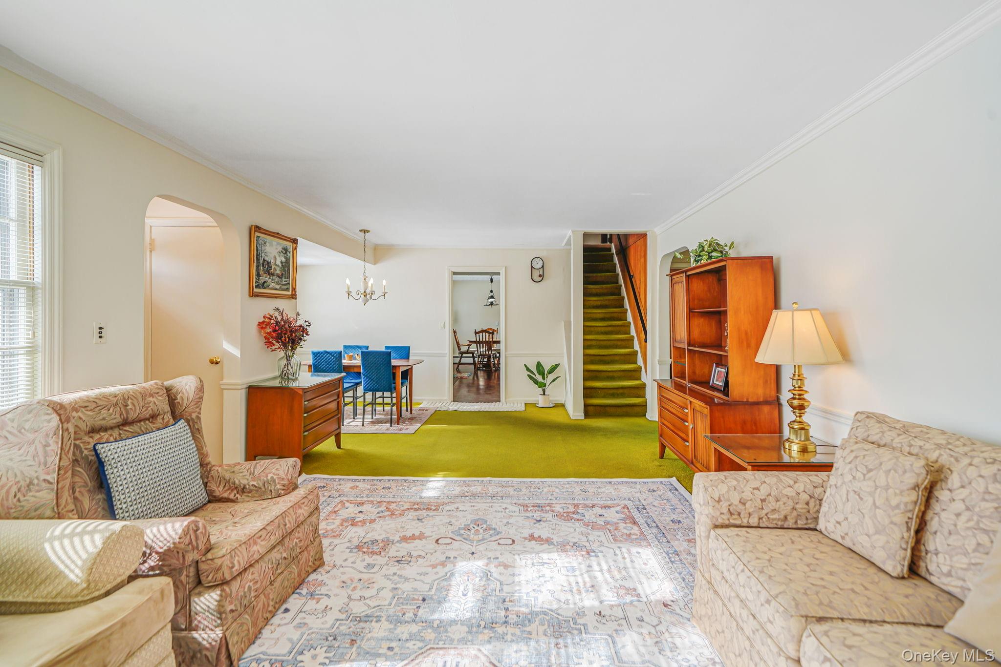 #8 photo, 53 Canterbury Lane, North Babylon , NY 11703