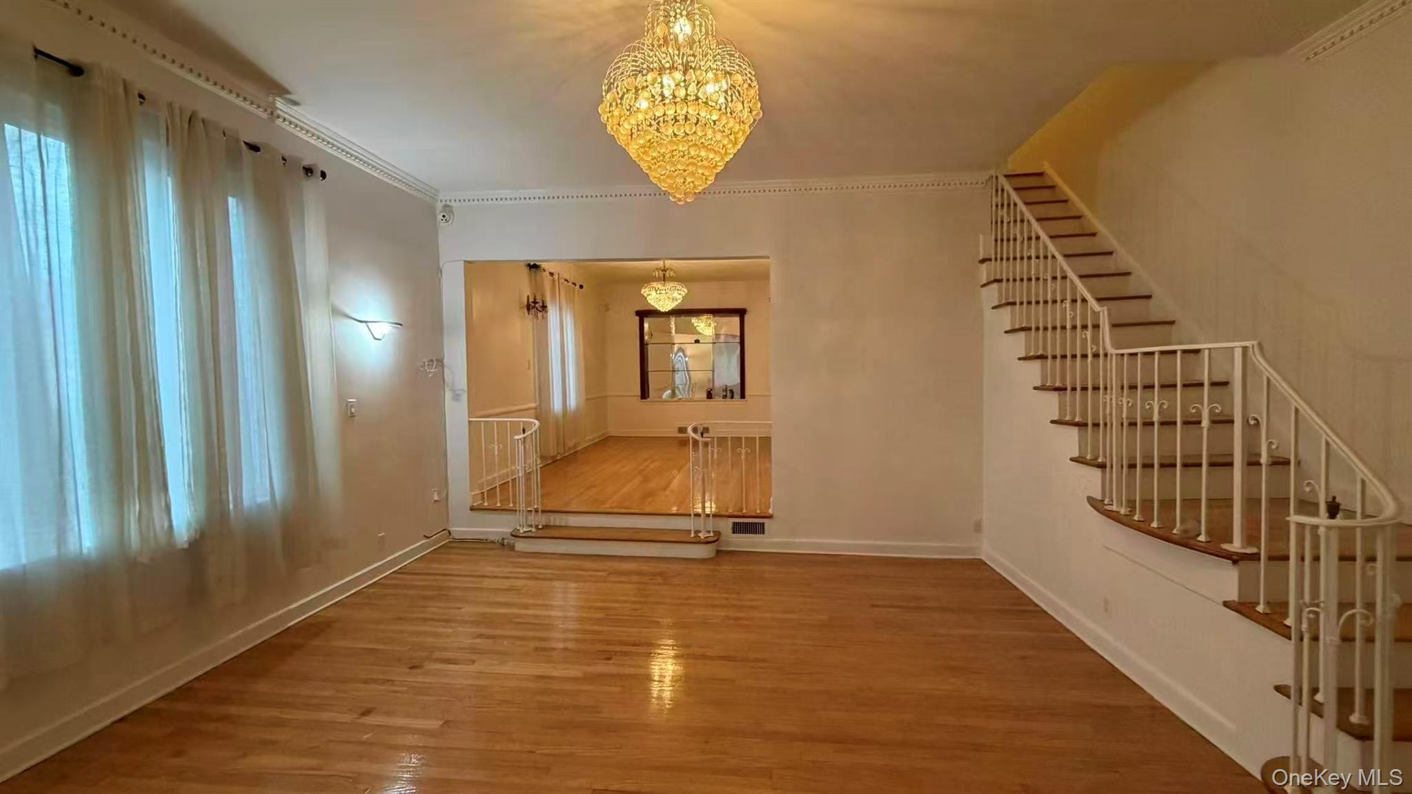 #4 photo, 100-01 75TH Avenue, Куинс ‖ Forest Hills , NY 11375