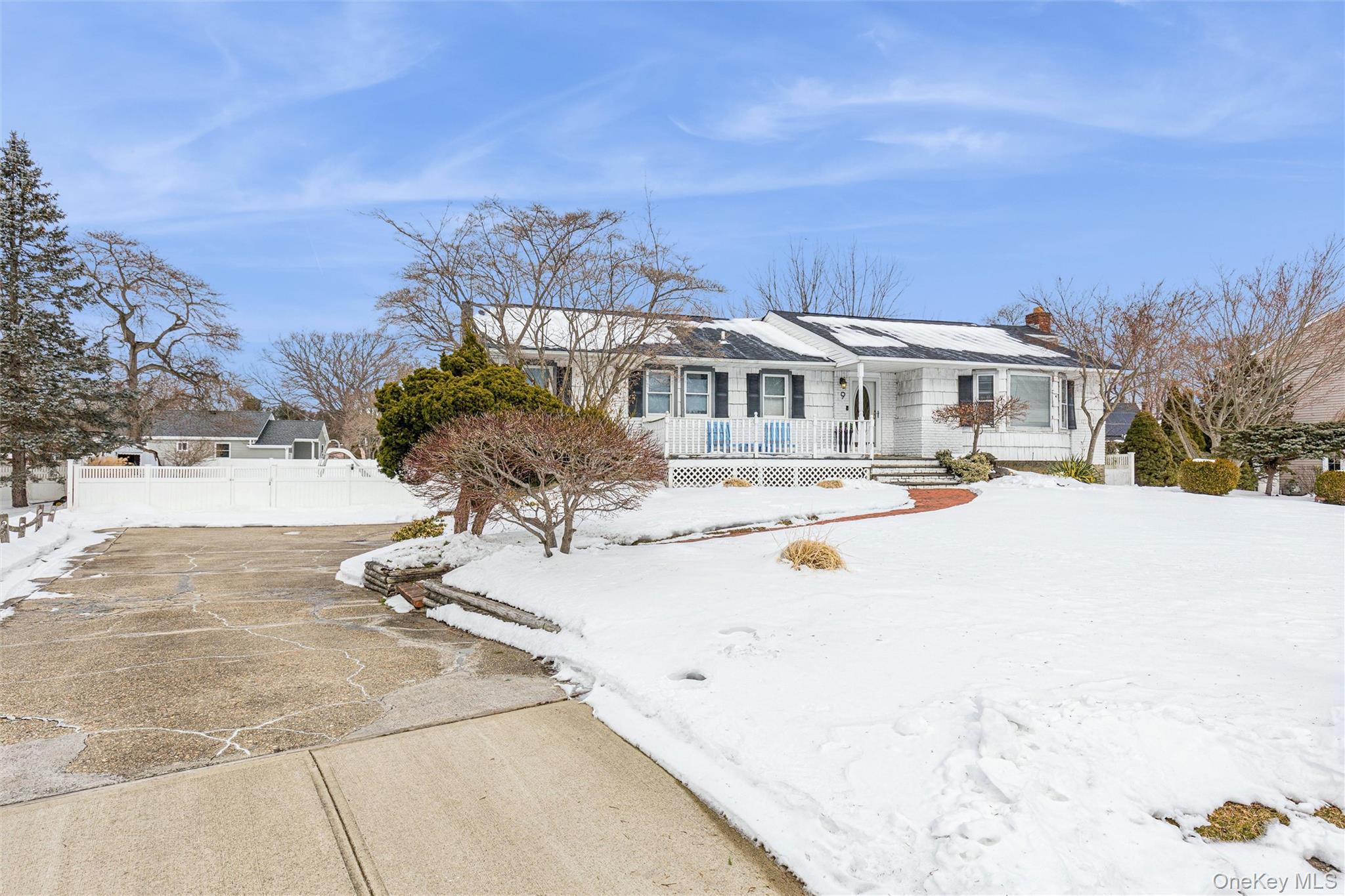 #3 photo, 9 Almike Drive, Саффолк ‖ Centereach , NY 11720