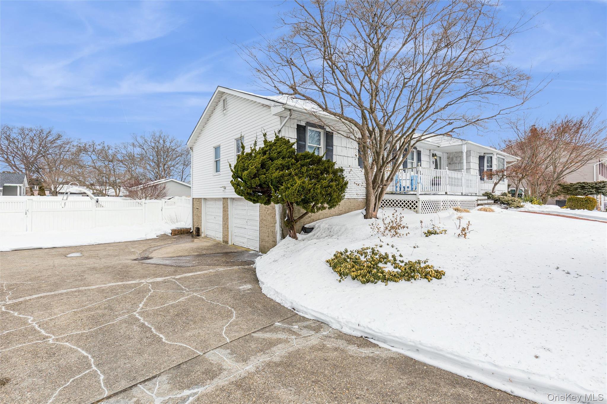 #4 photo, 9 Almike Drive, Саффолк ‖ Centereach , NY 11720