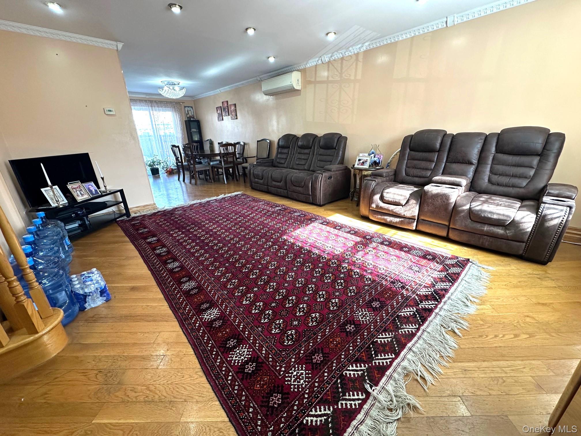 #3 photo, 150-43 77th Road, क्यू गार्डन्स Kew Garden Hills , NY 11367