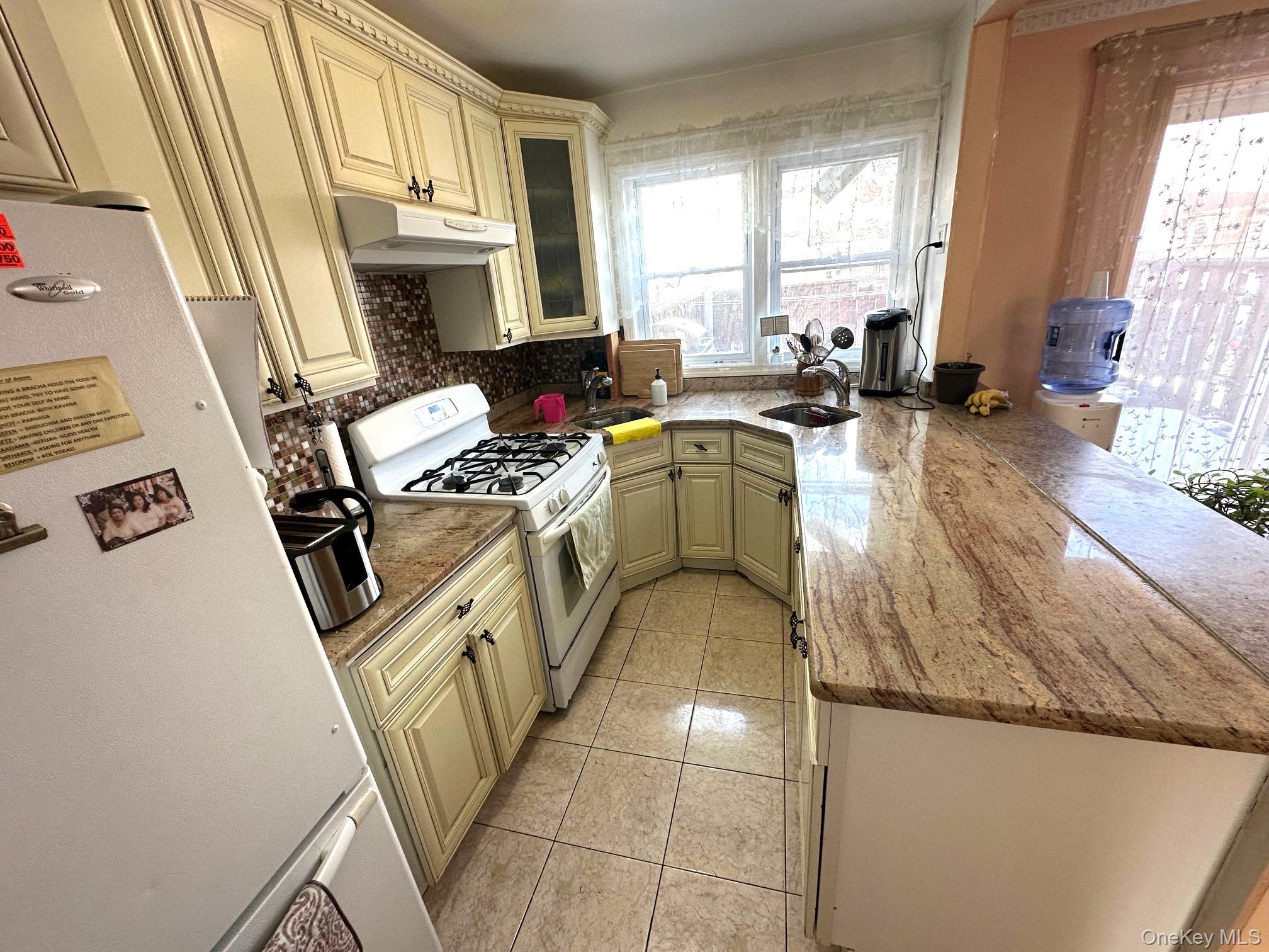 #5 photo, 150-43 77th Road, क्यू गार्डन्स Kew Garden Hills , NY 11367