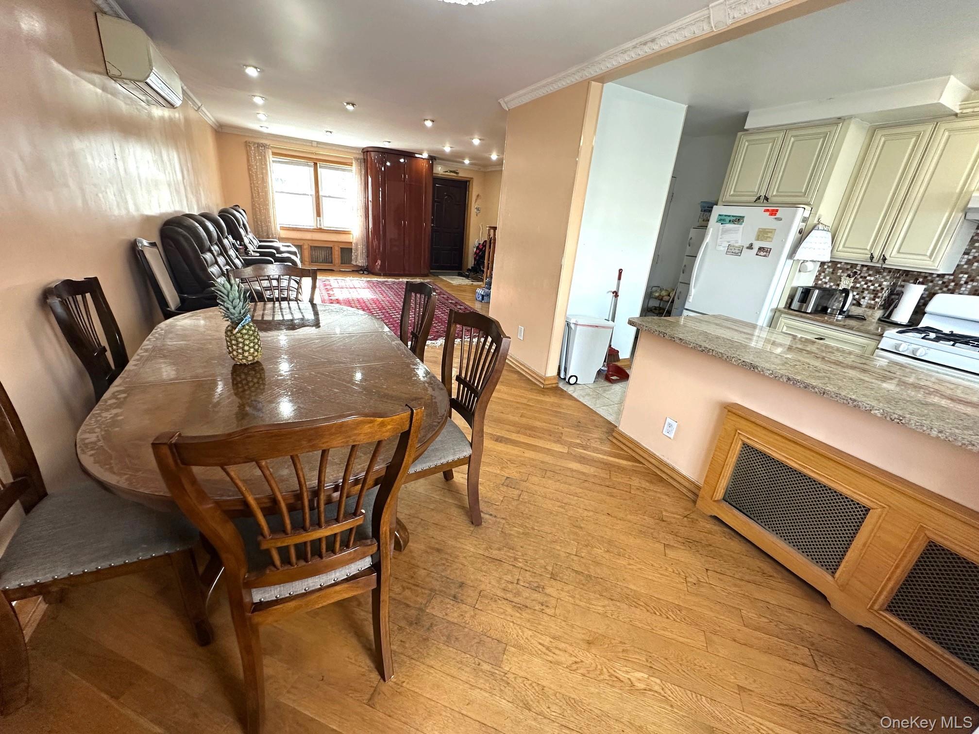 #9 photo, 150-43 77th Road, क्यू गार्डन्स Kew Garden Hills , NY 11367