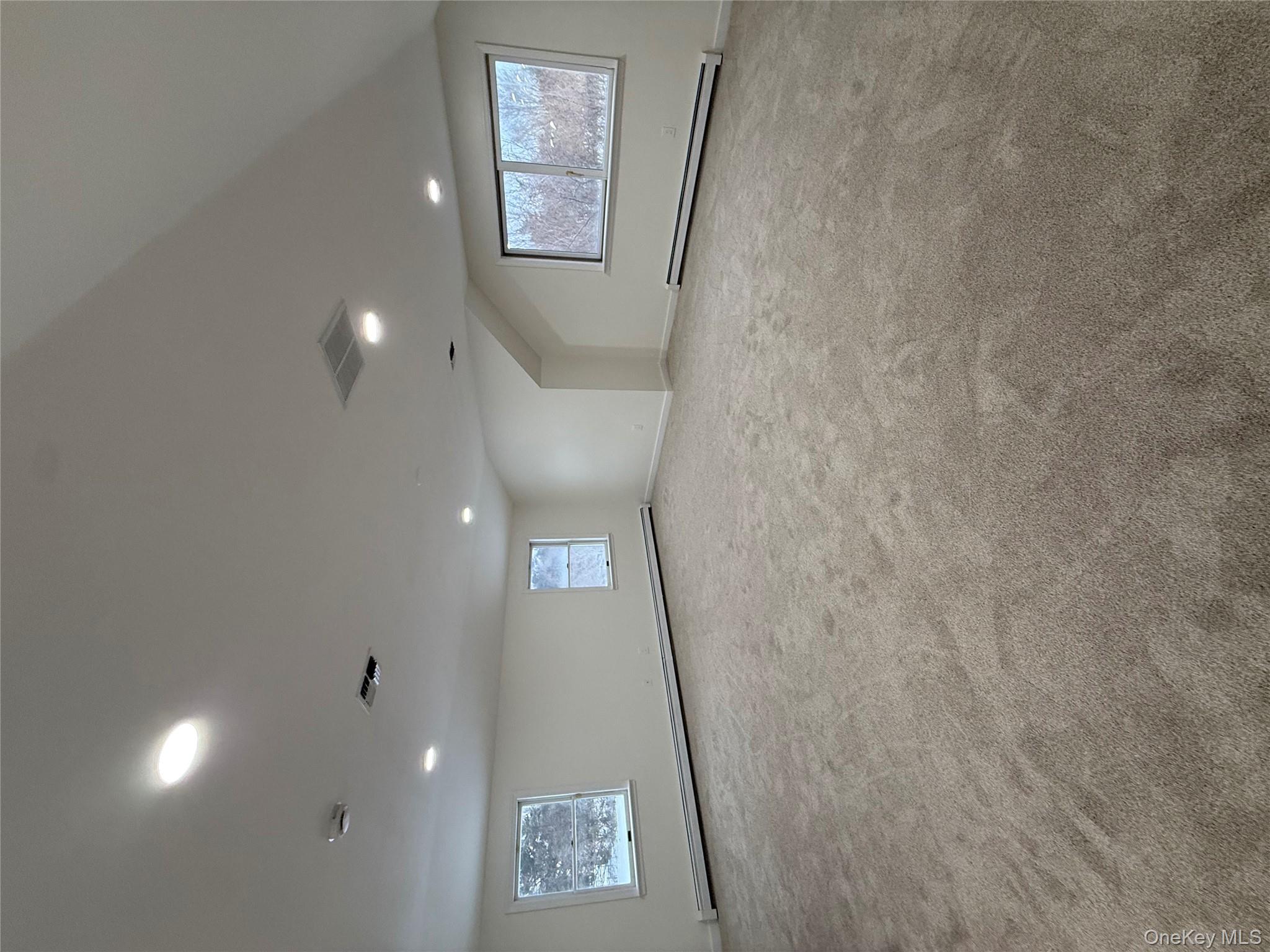 #11 photo, 24 Kimberly Court, מחוז סאפוק Baiting Hollow , NY 11933