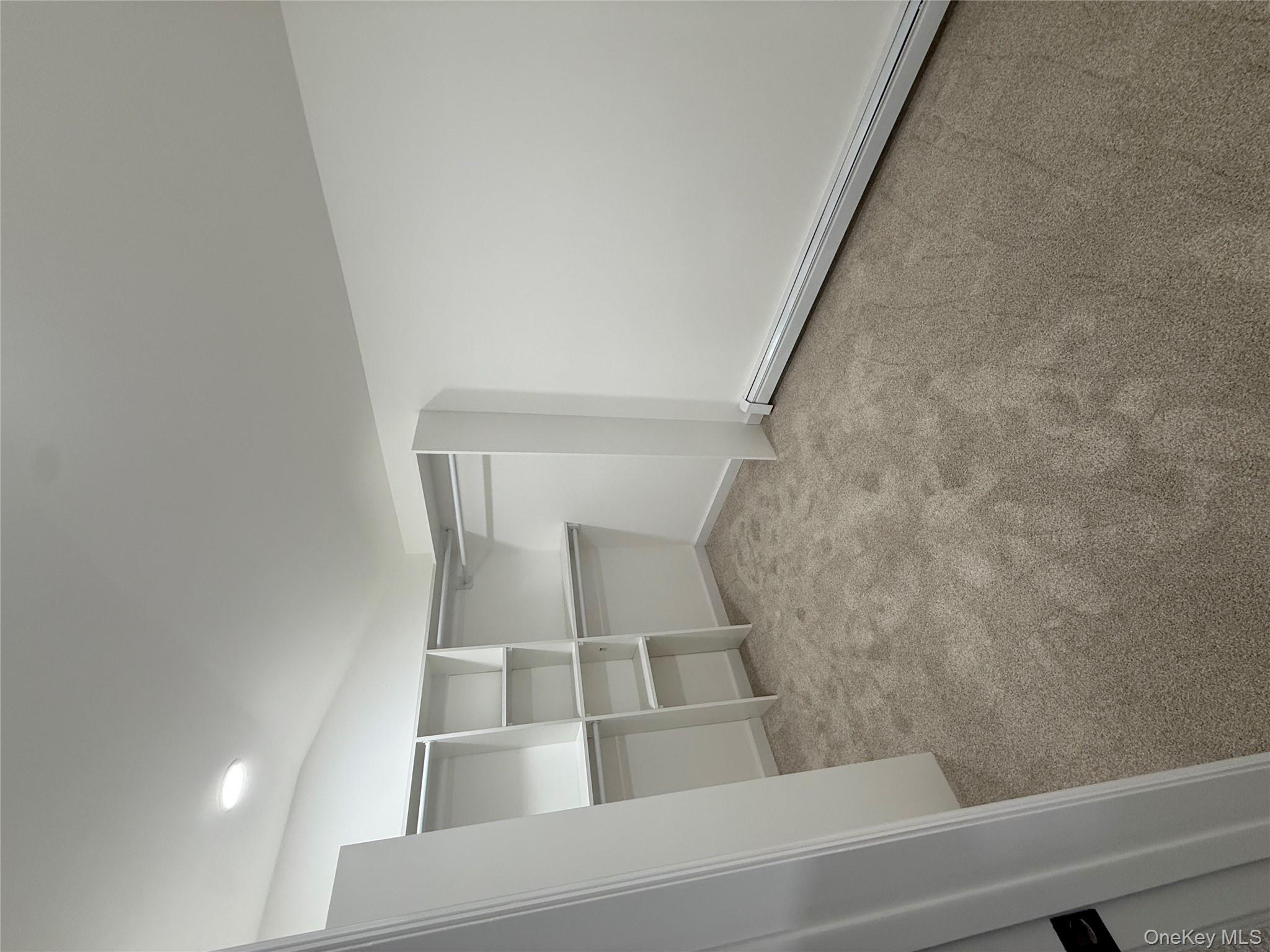 #14 photo, 24 Kimberly Court, מחוז סאפוק Baiting Hollow , NY 11933