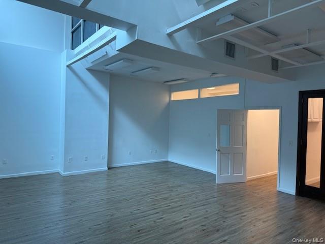 #11 photo, 3272 Steinway Street, קווינס Astoria , NY 11103