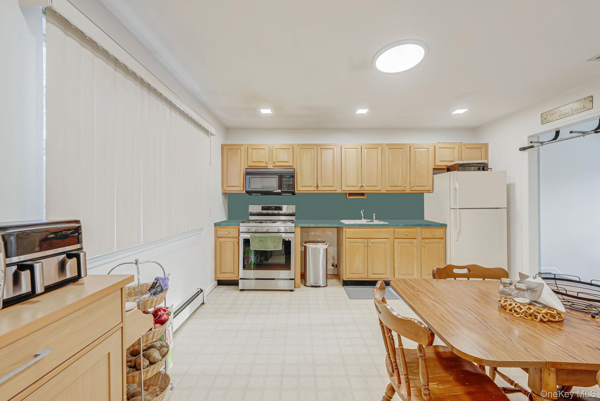 #10 photo, 475 Old Country Road, सफ़ोक काउंटी Huntington Station , NY 11746