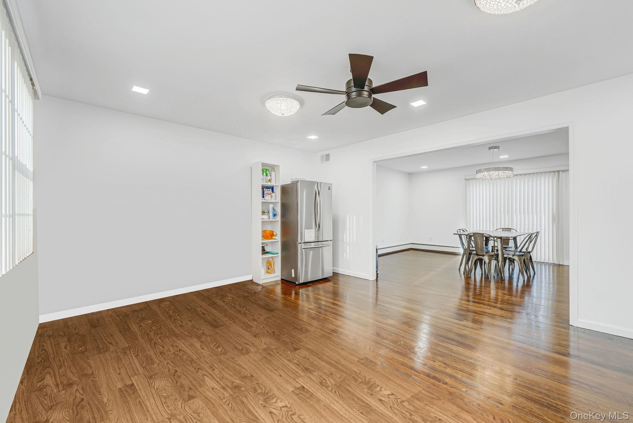 #14 photo, 475 Old Country Road, सफ़ोक काउंटी Huntington Station , NY 11746