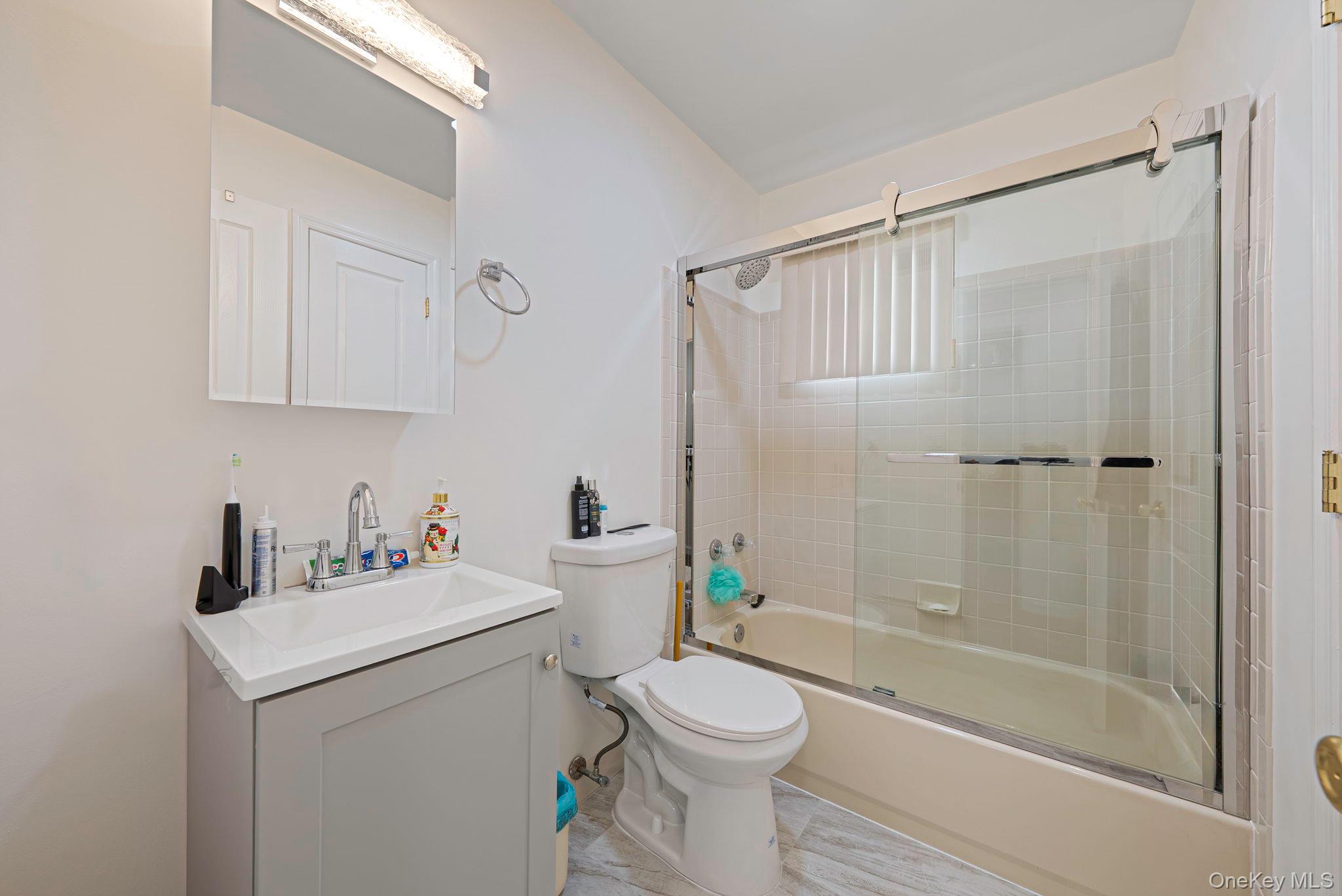 #16 photo, 475 Old Country Road, सफ़ोक काउंटी Huntington Station , NY 11746