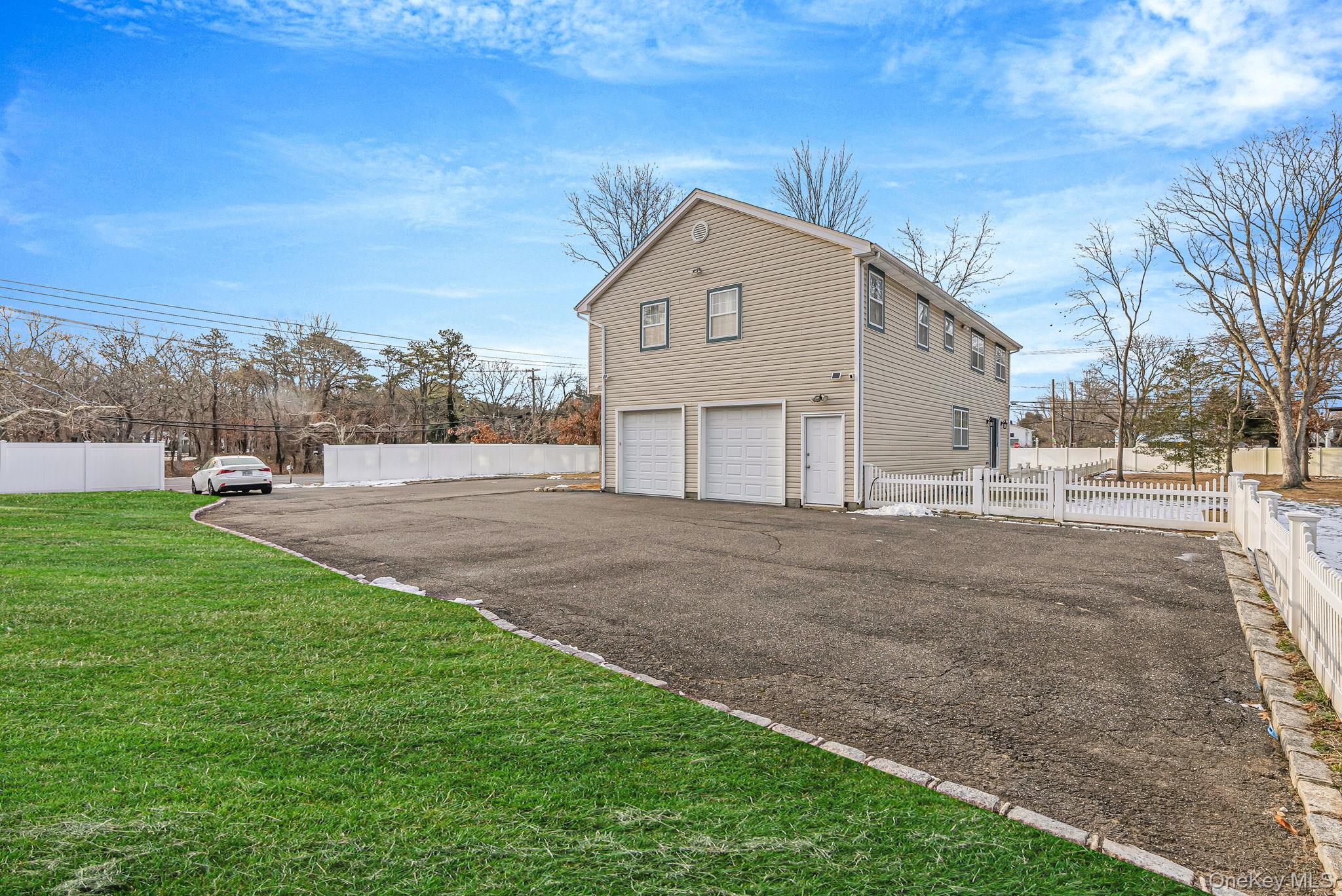 #4 photo, 475 Old Country Road, सफ़ोक काउंटी Huntington Station , NY 11746