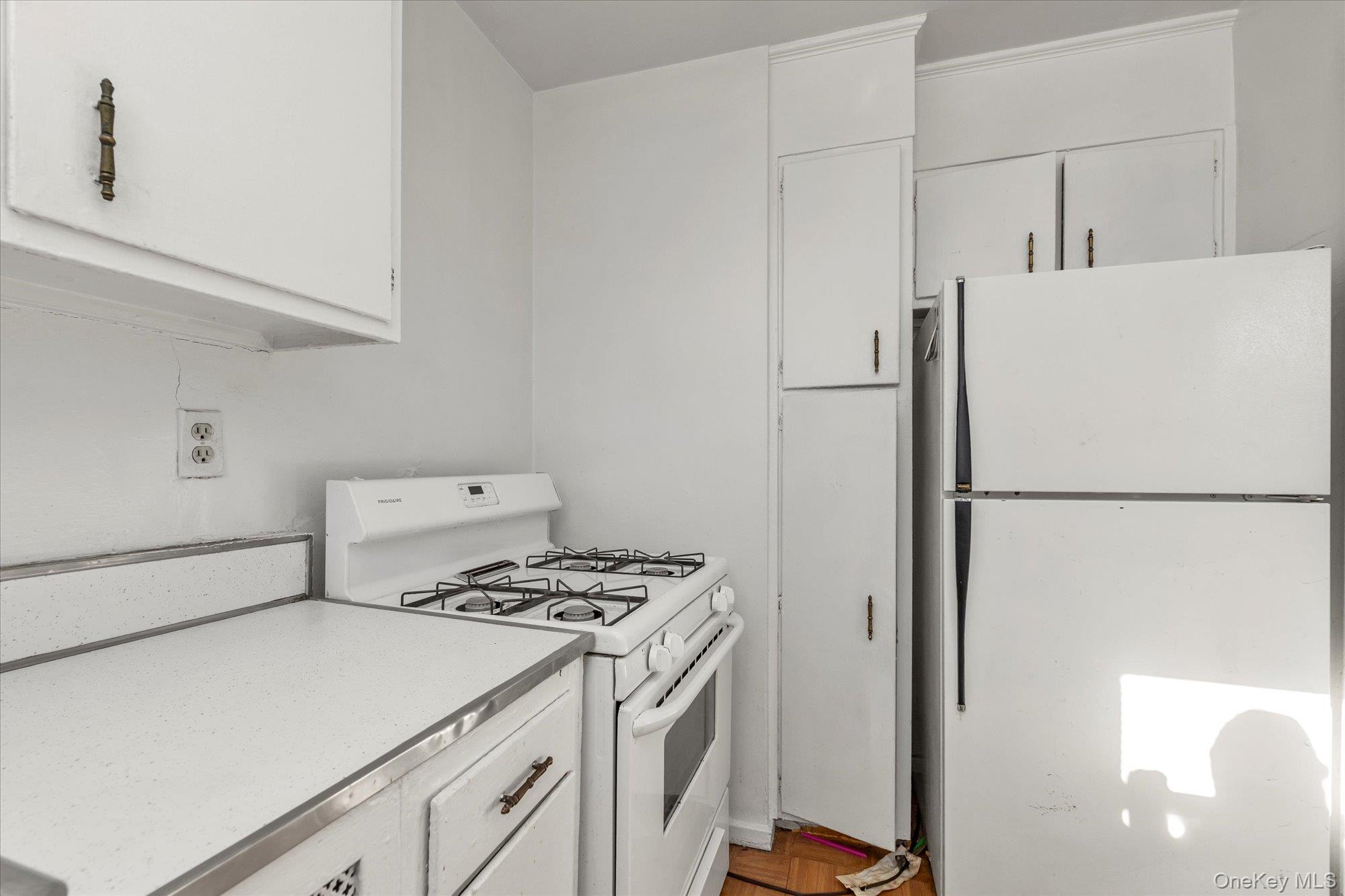 #13 photo, 68-76 136th Street, Kew Garden Hills , NY 11367