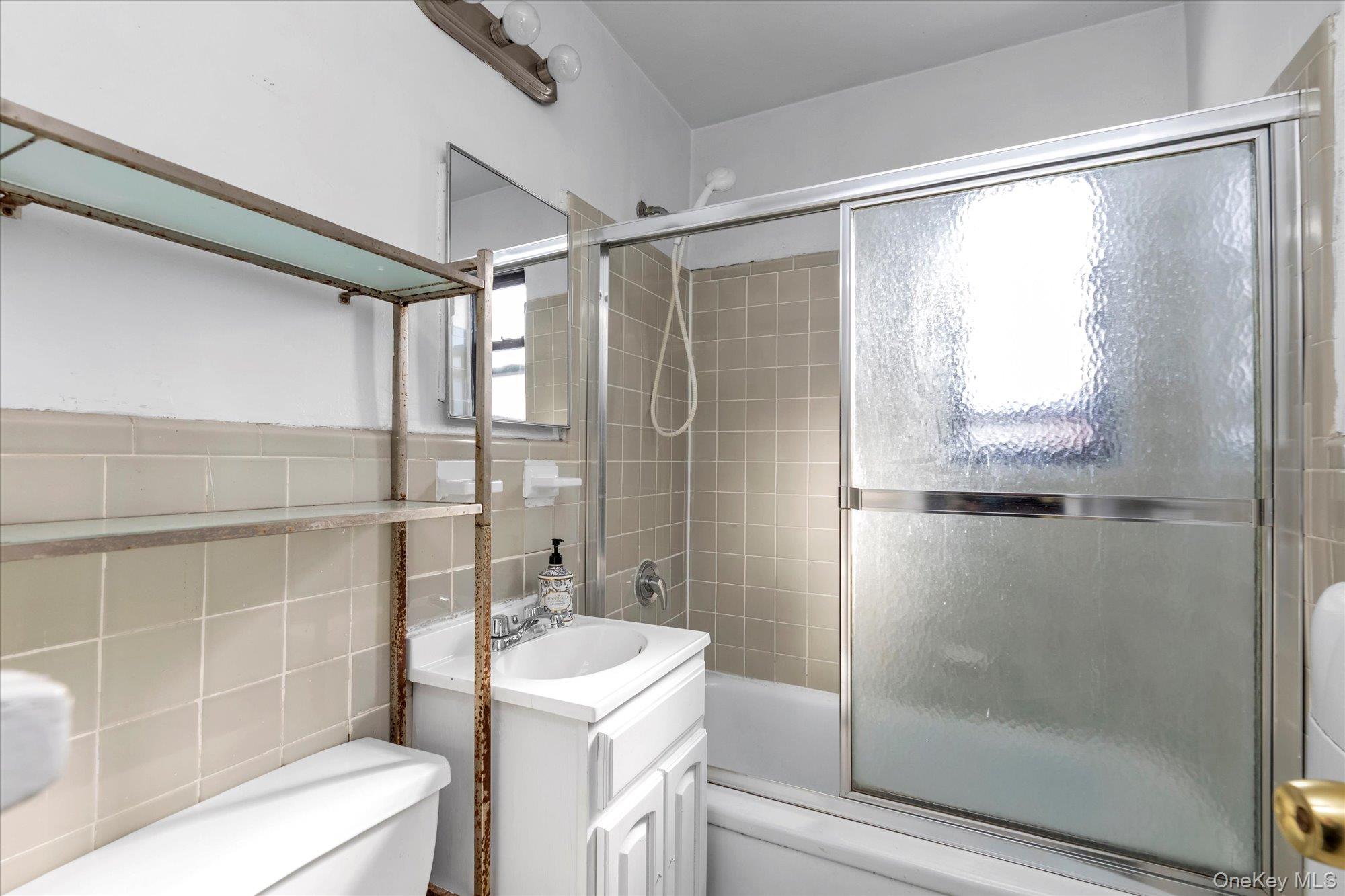 #18 photo, 68-76 136th Street, Kew Garden Hills , NY 11367