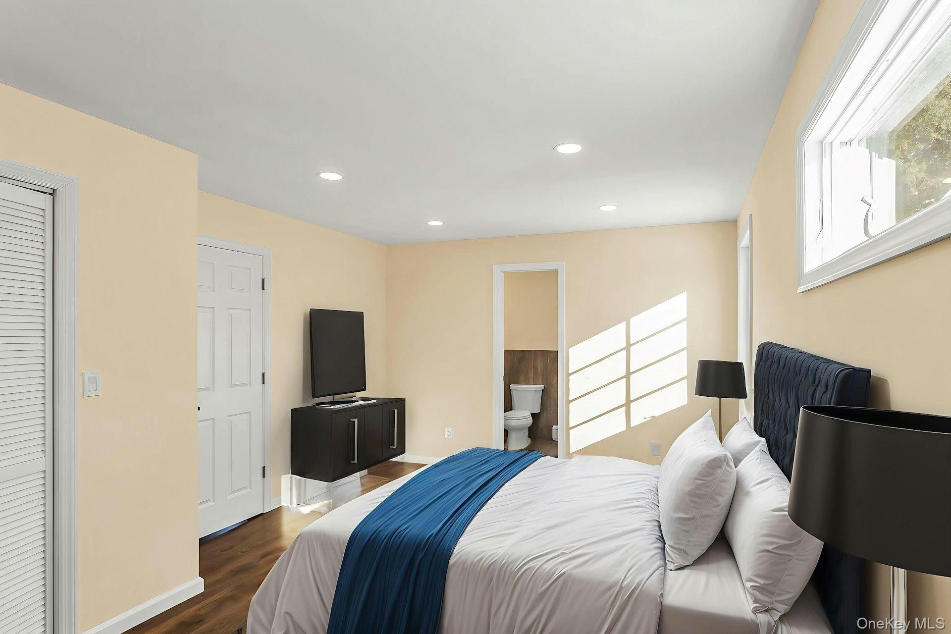 #12 photo, 25 Turn Lane, Levittown , NY 11756