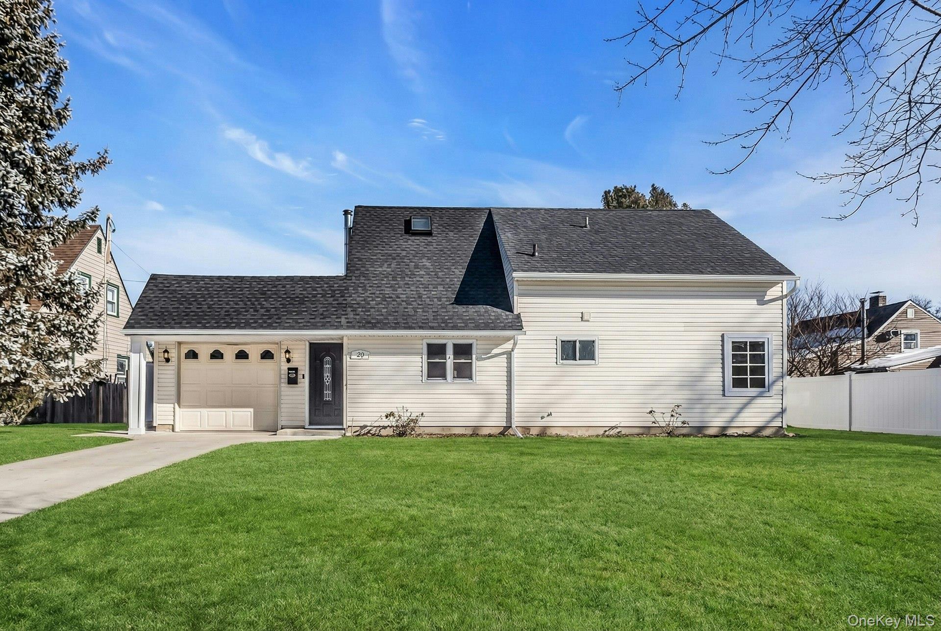 #2 photo, 25 Turn Lane, Levittown , NY 11756