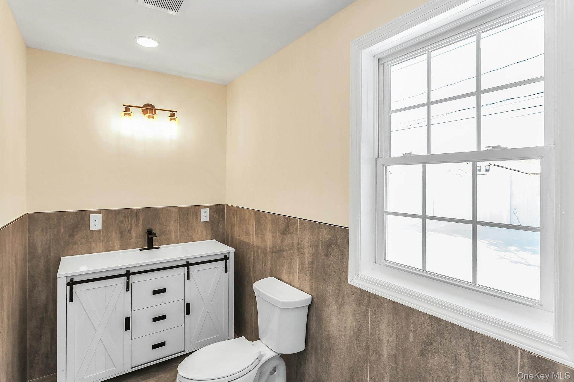 #6 photo, 25 Turn Lane, Levittown , NY 11756