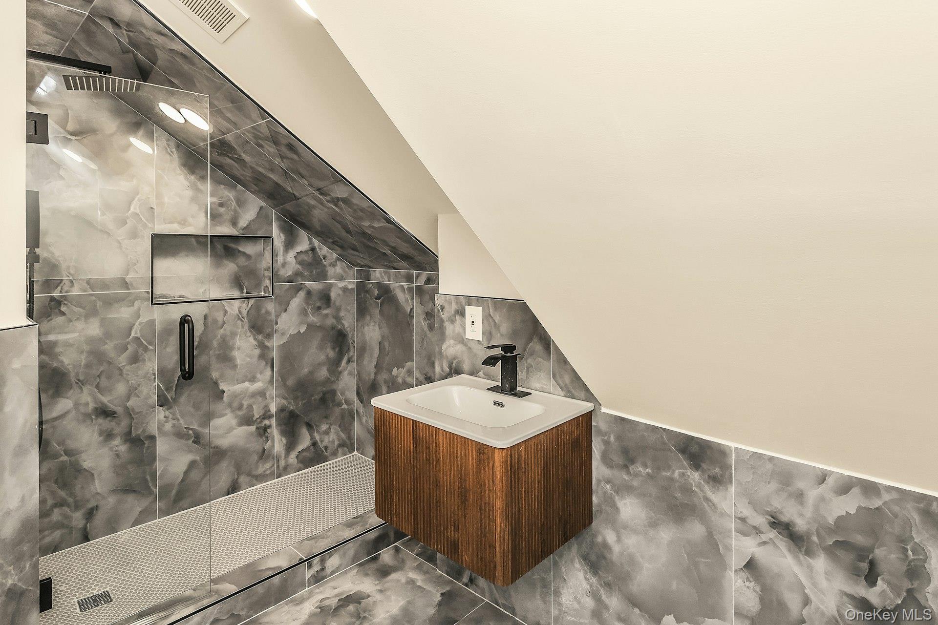 #9 photo, 25 Turn Lane, Levittown , NY 11756