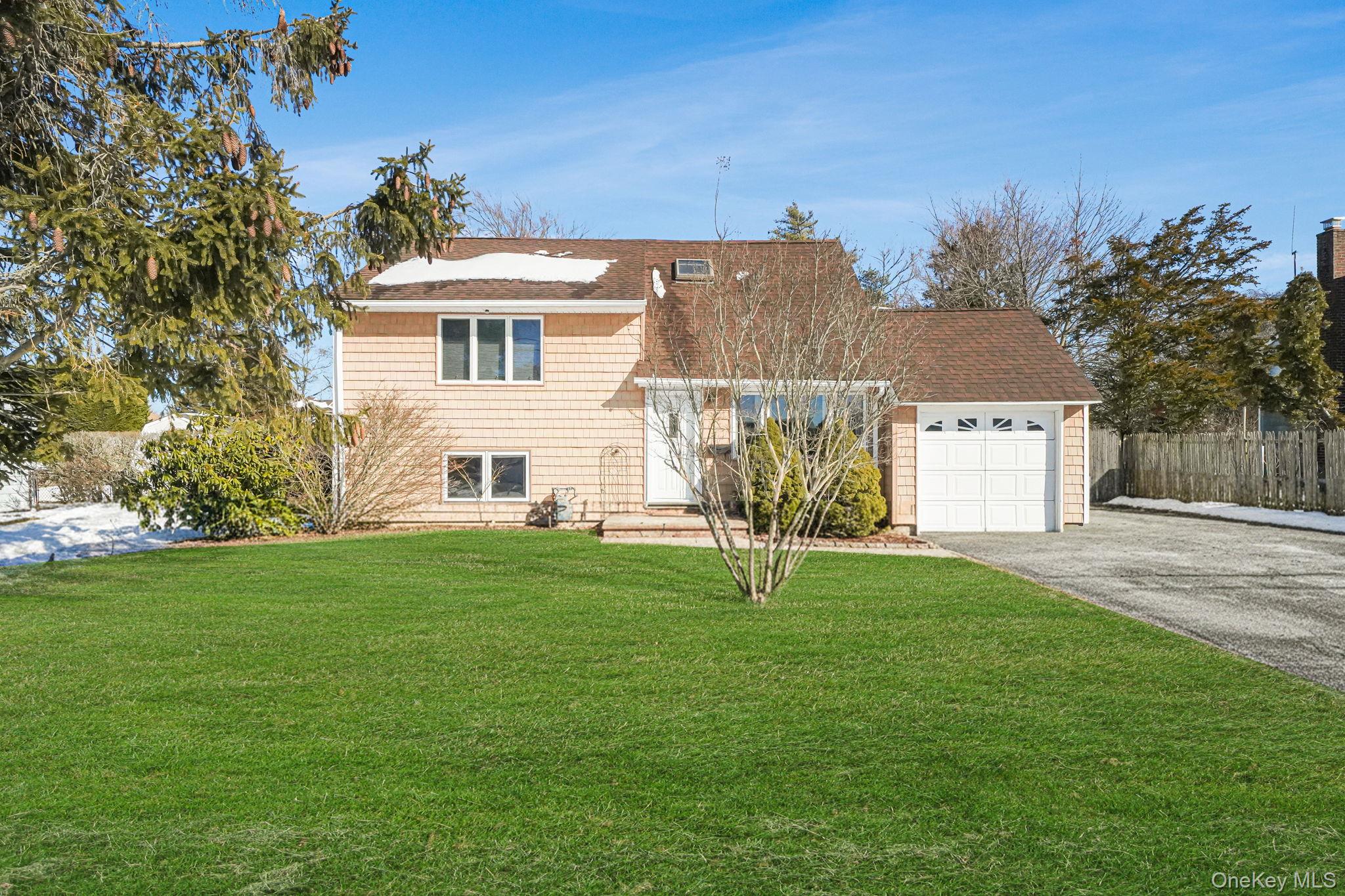 #1 photo, 77 Washington Avenue, Саффолк ‖ Islip Terrace , NY 11752