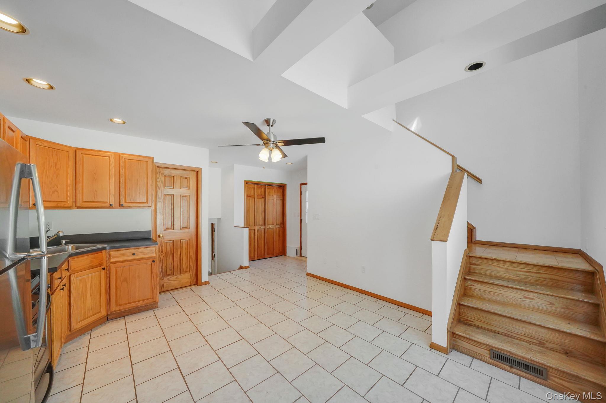 #5 photo, 77 Washington Avenue, Саффолк ‖ Islip Terrace , NY 11752