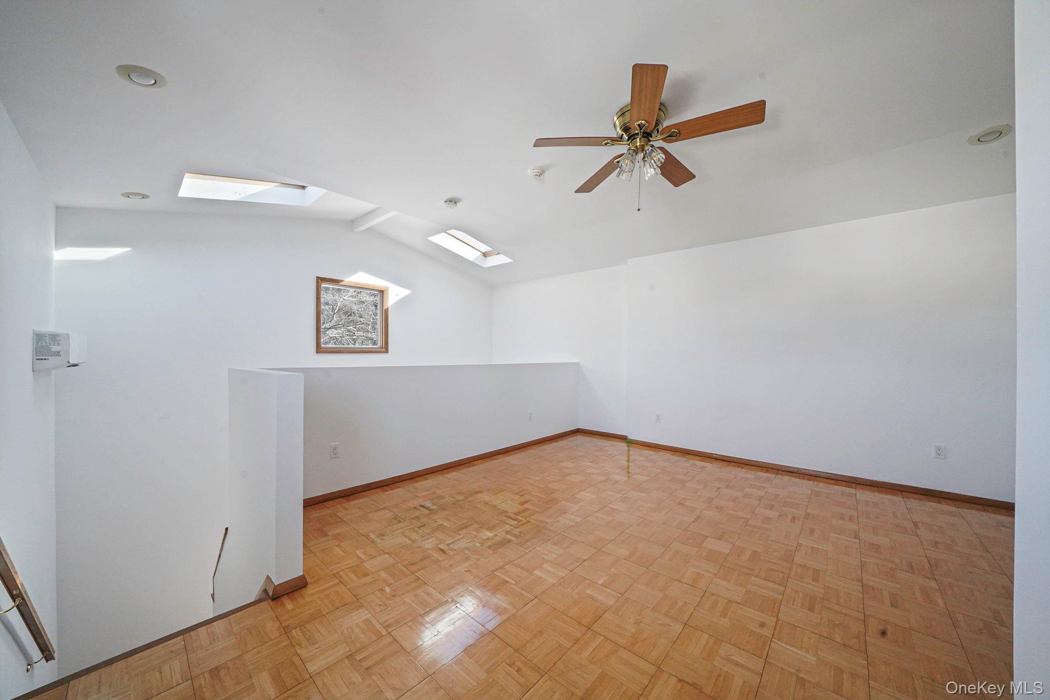 #6 photo, 77 Washington Avenue, Саффолк ‖ Islip Terrace , NY 11752