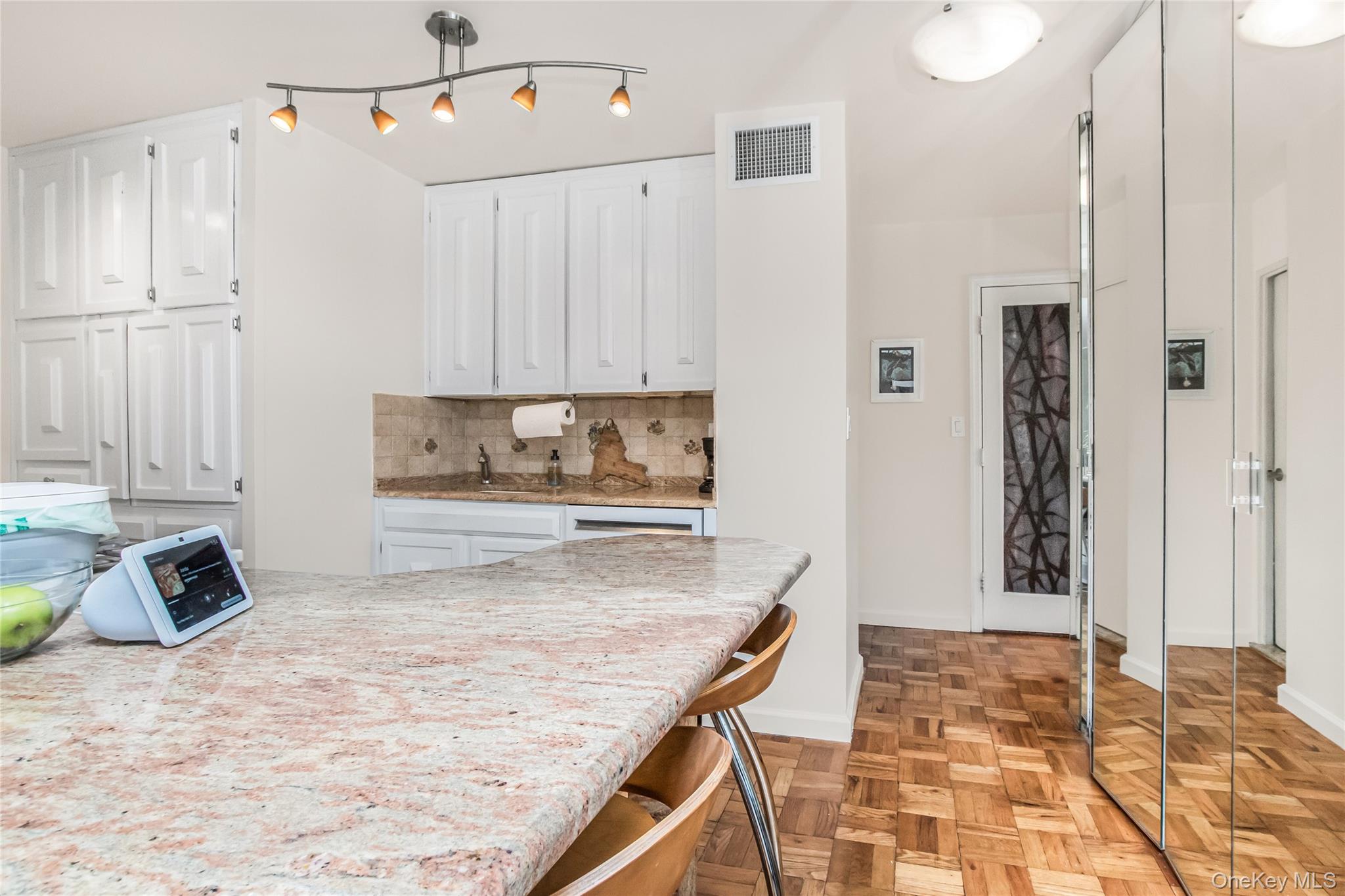 #6 photo, 2500 Johnson Avenue, Бронкс ‖ Bronx , NY 10463