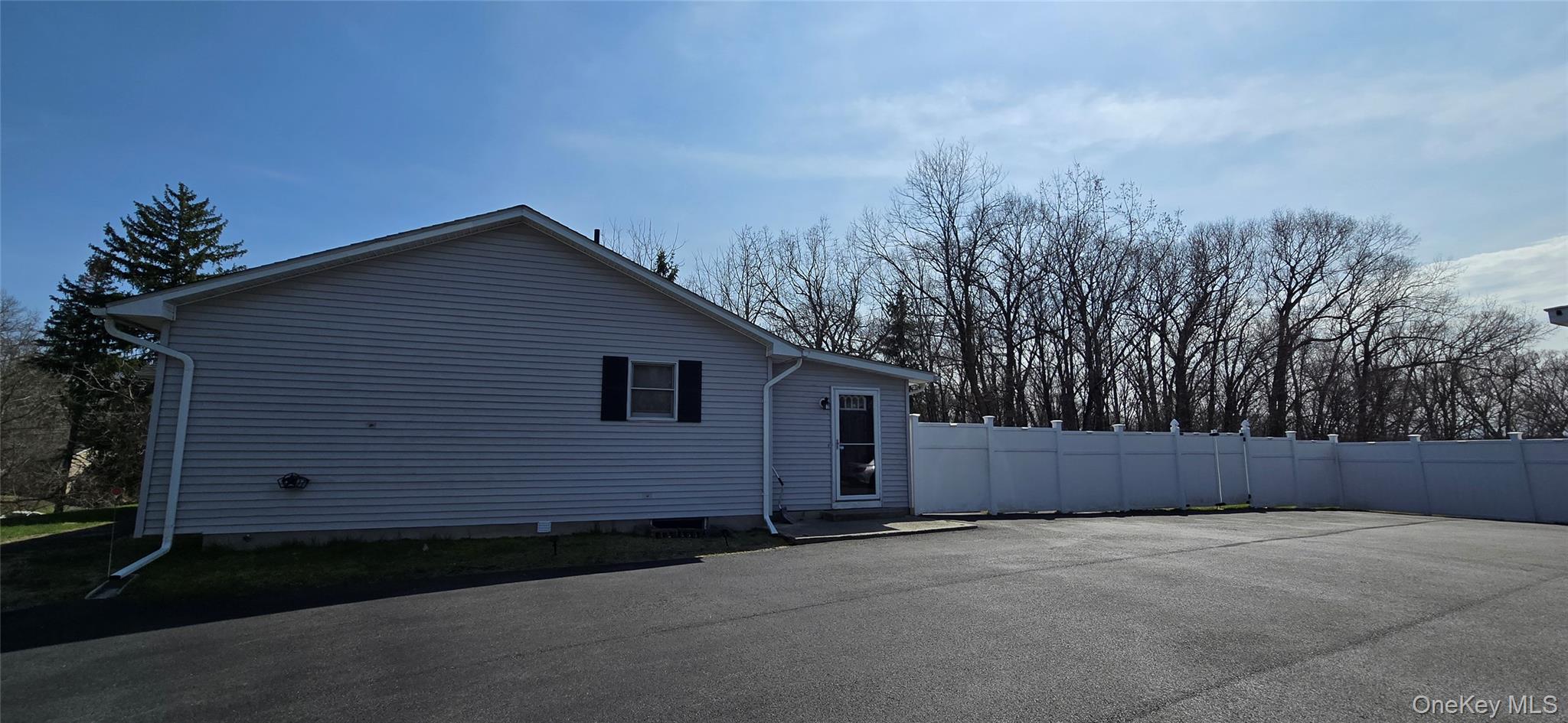 #4 photo, 87 5th Avenue, Newburgh , NY 12550