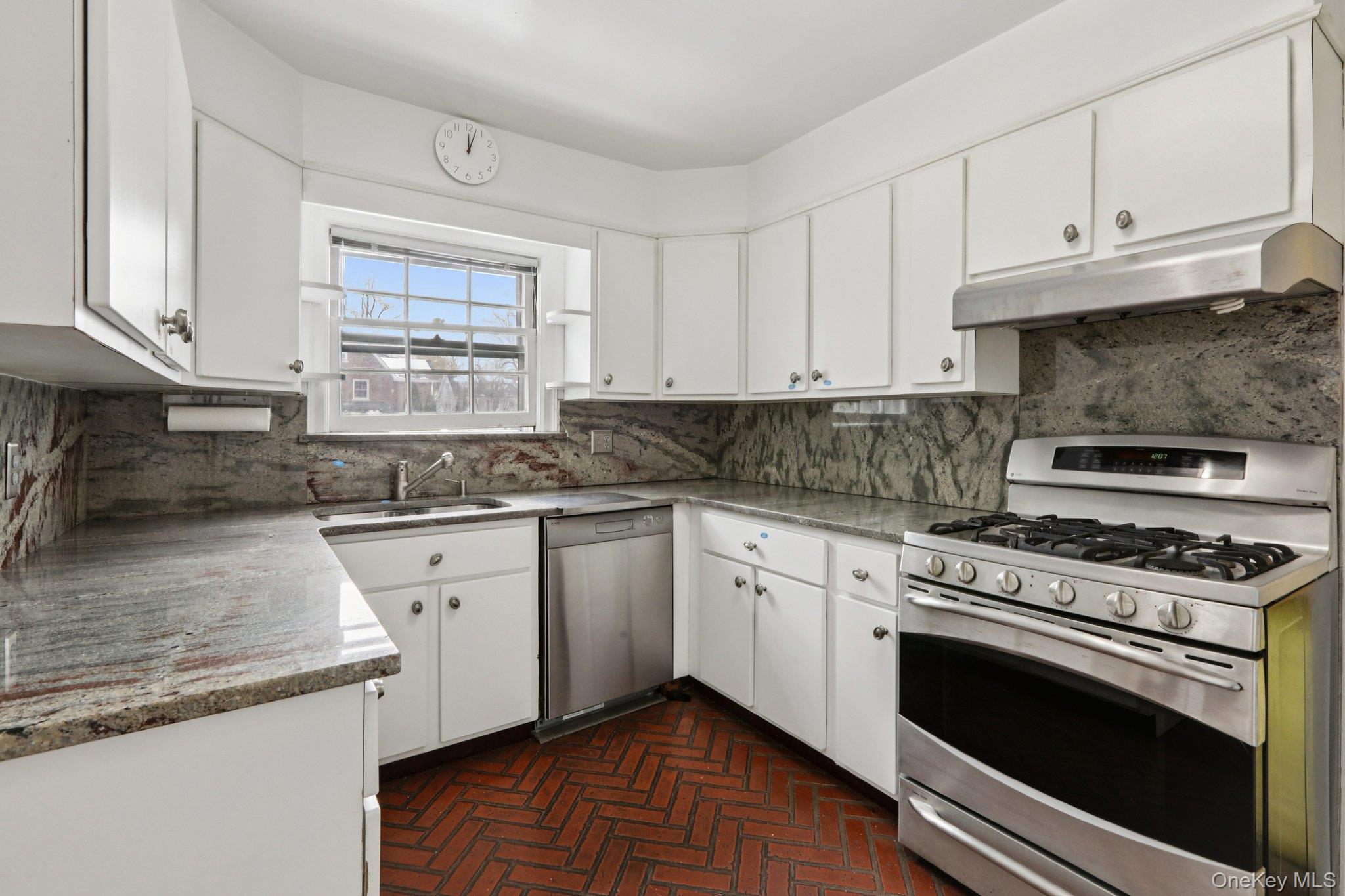 #10 photo, 34 Berrian Road, New Rochelle , NY 10804