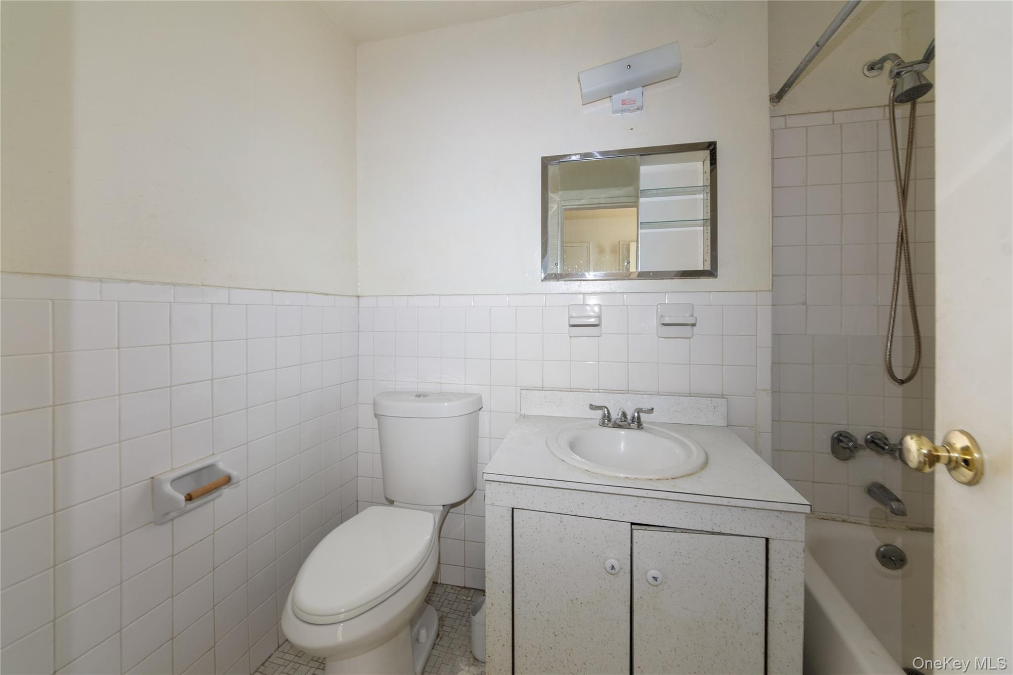 #14 photo, 370 Westchester Avenue, Port Chester , NY 10573