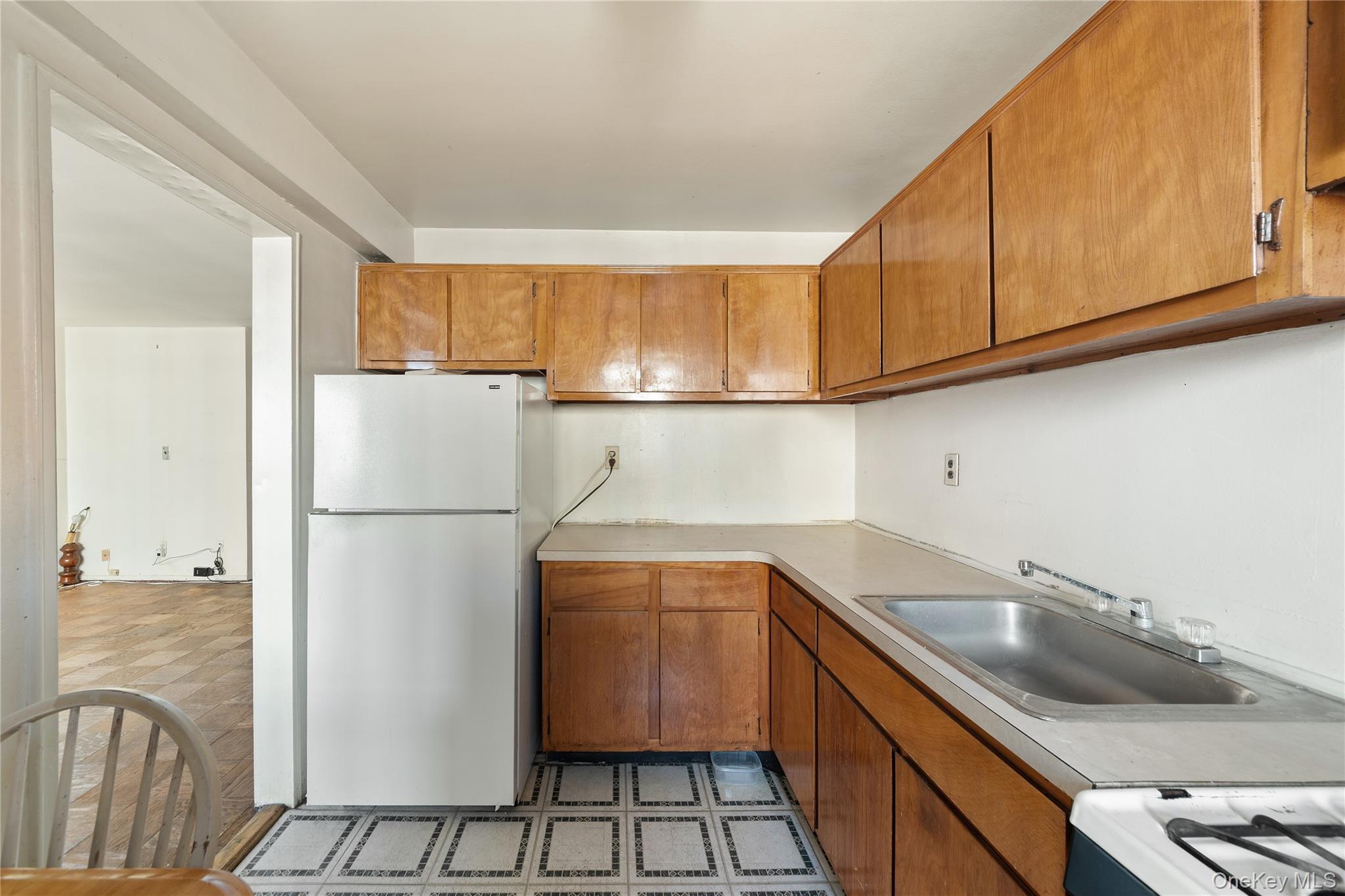 #3 photo, 370 Westchester Avenue, Port Chester , NY 10573