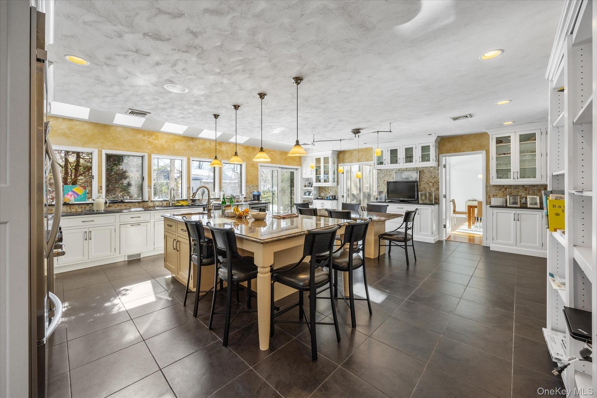 #13 photo, 20 Henhawk Road, Great Neck , NY 11024