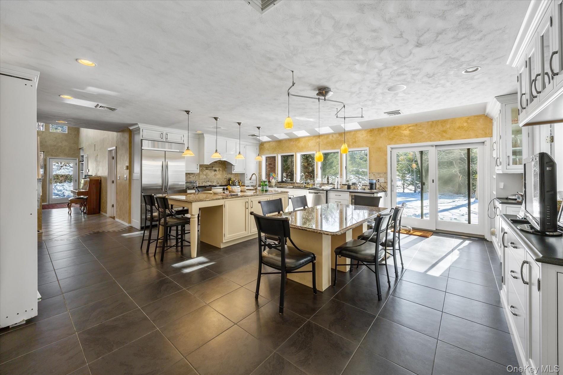 #14 photo, 20 Henhawk Road, Great Neck , NY 11024