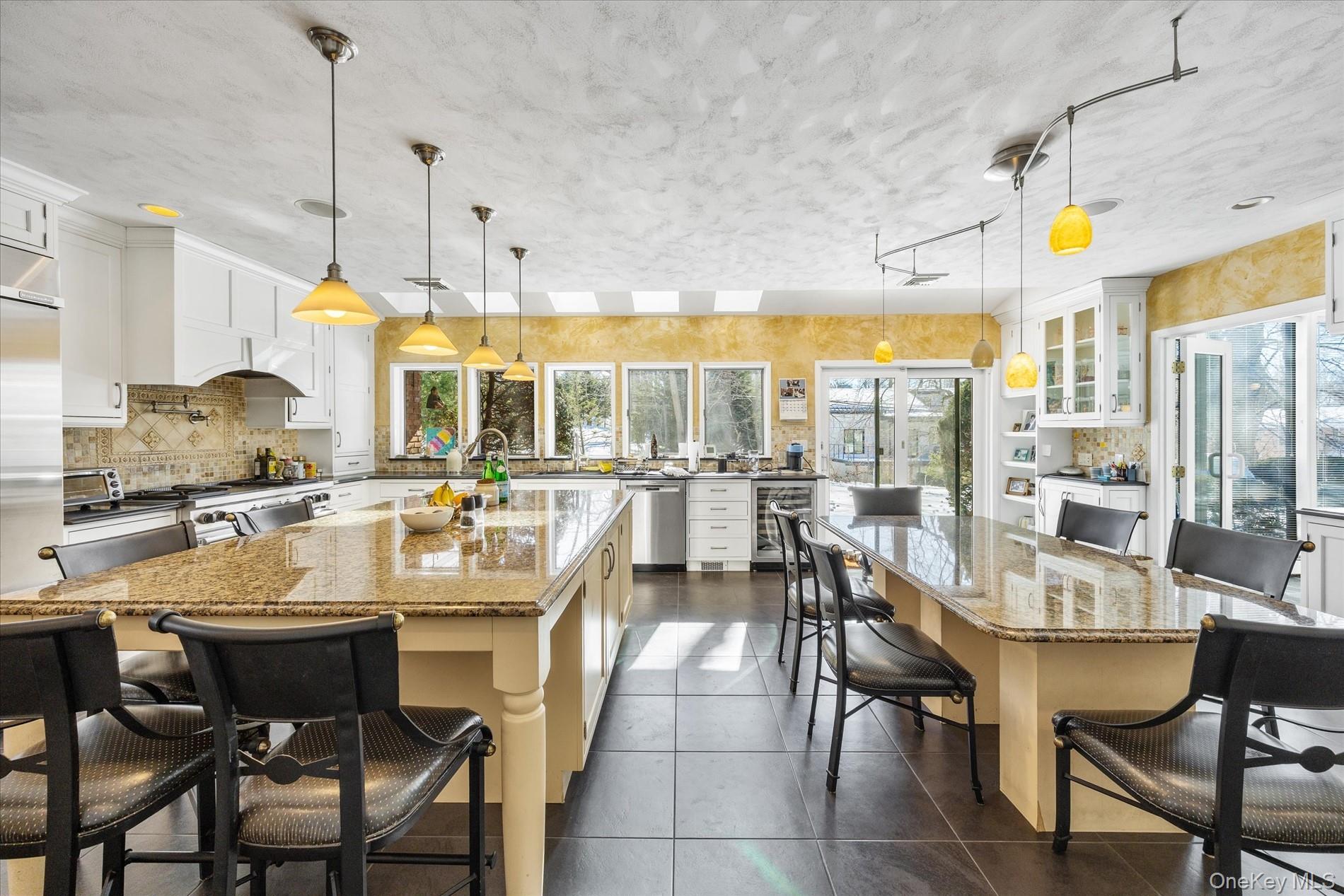 #16 photo, 20 Henhawk Road, Great Neck , NY 11024